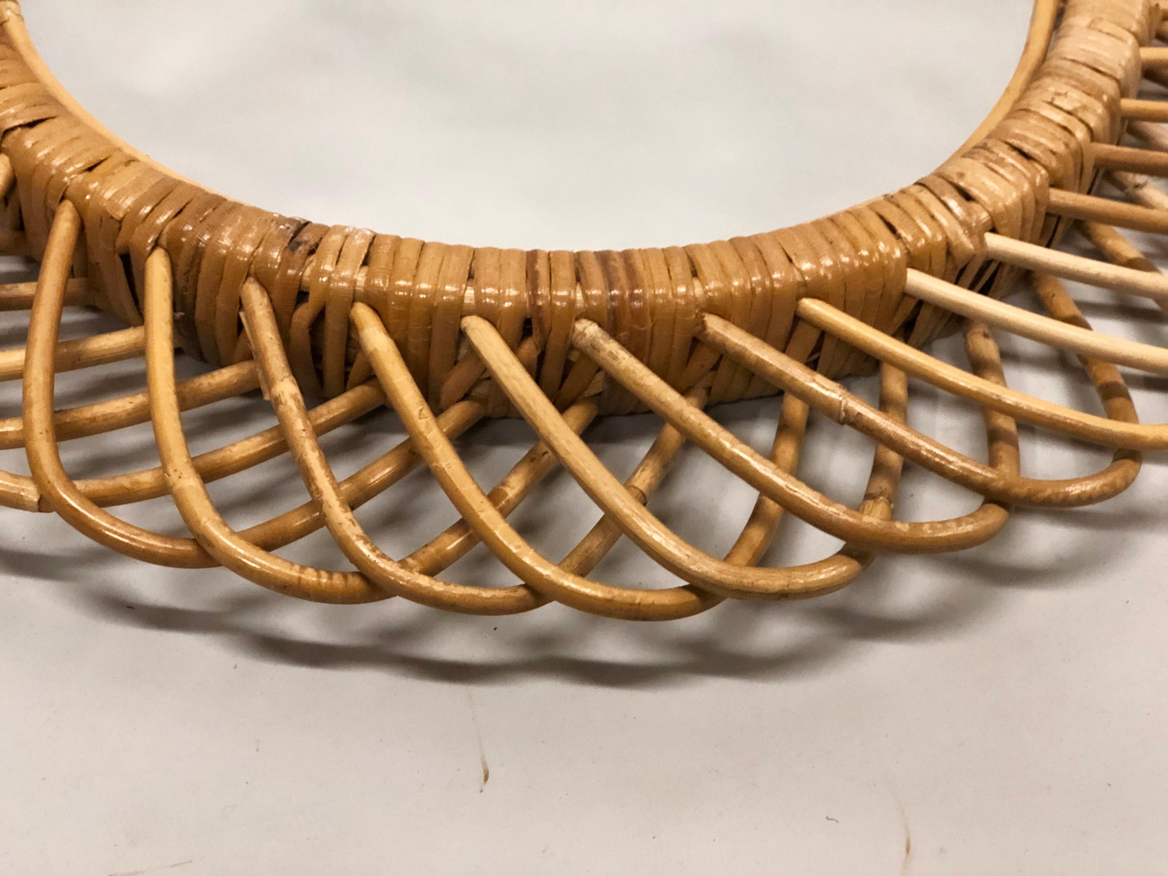 2 italienische Mid-Century Modern-Wandspiegel aus Rattan und Bambus, Franco Albini (20. Jahrhundert) im Angebot