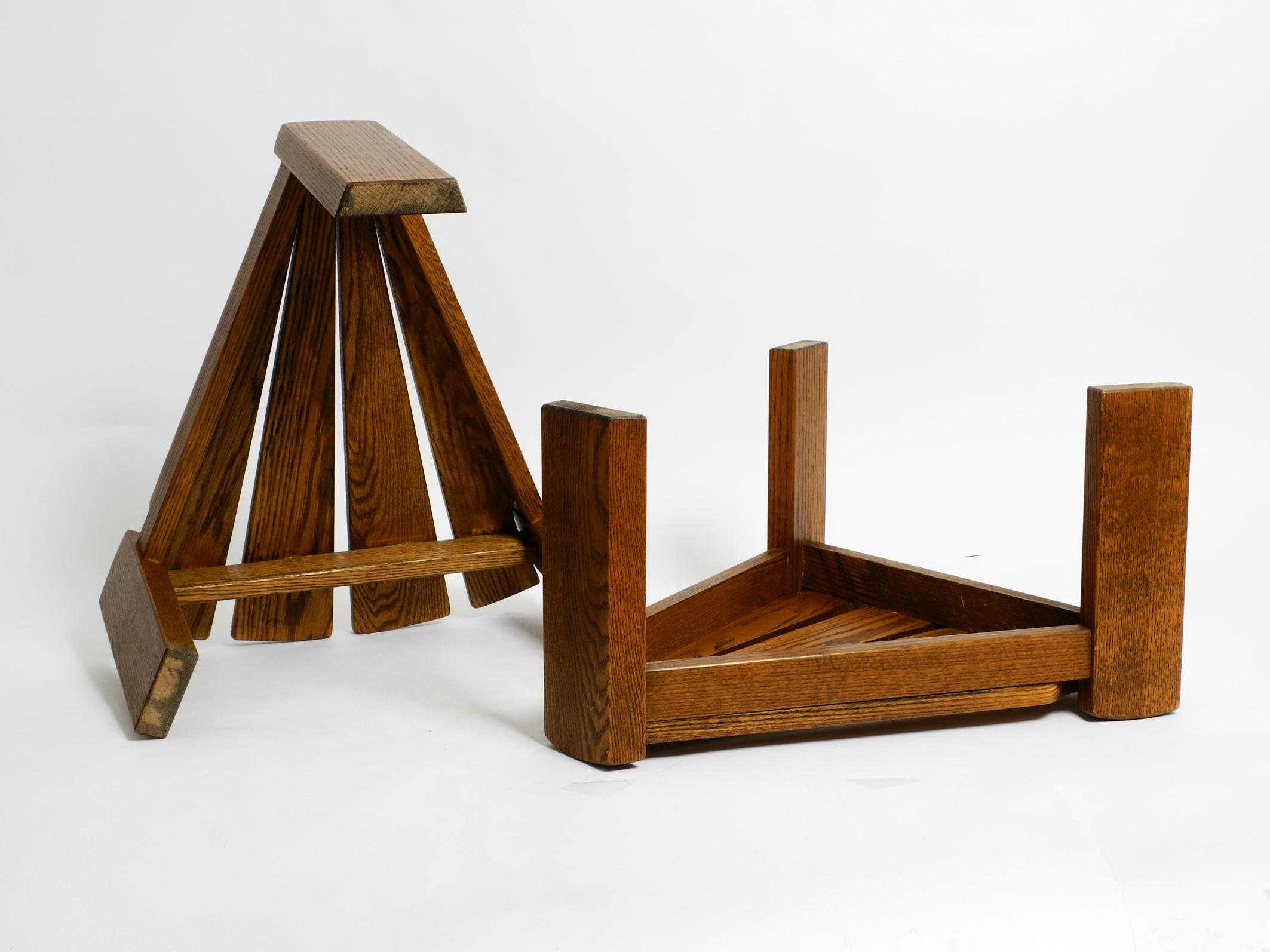 Deux tables d'appoint ou tables basses de forme triangulaire des années 50 par Dittman pour Awa Radbound en vente 3