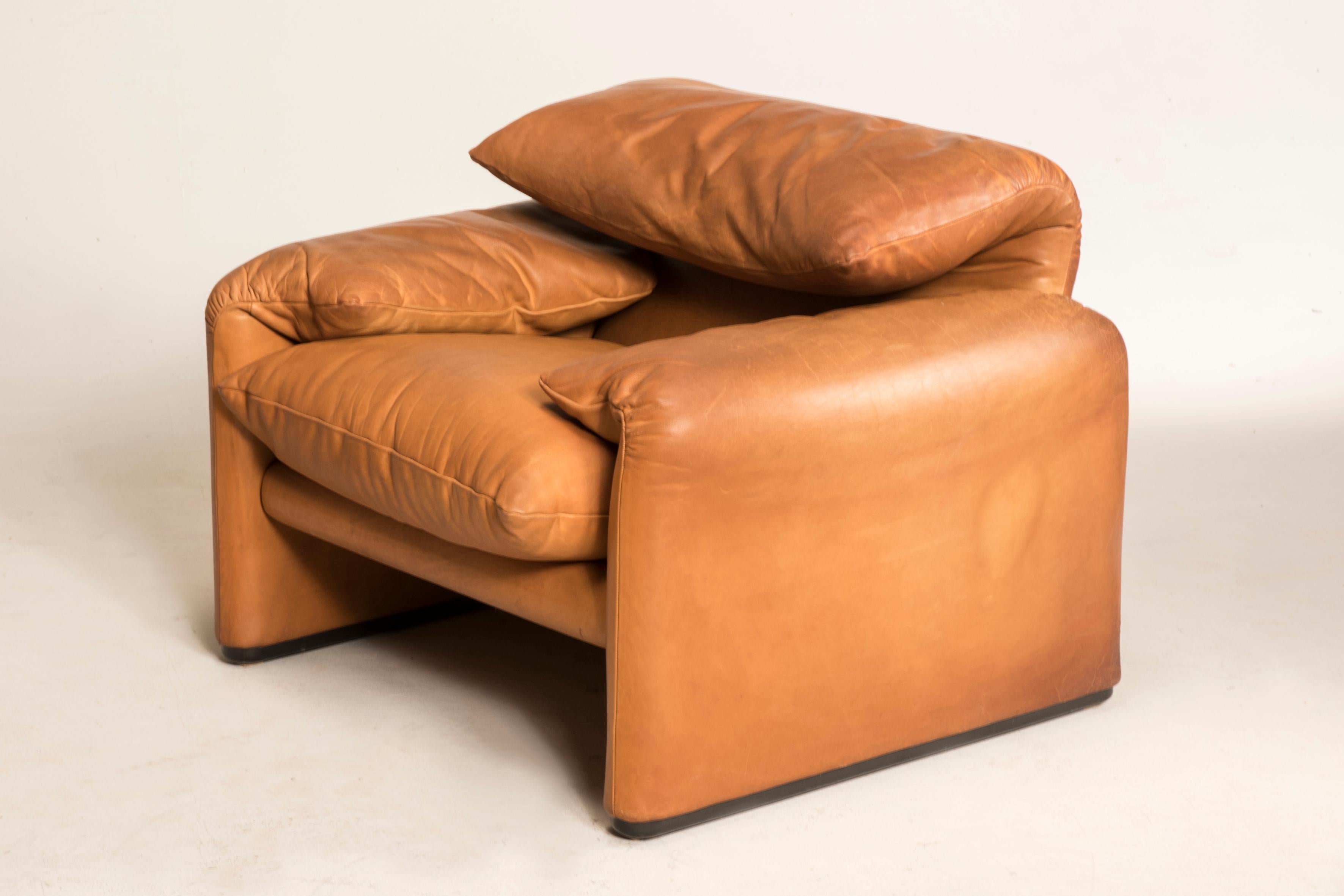 Two 675 Maralunga Tobacco Leather Adjustable Headrest Armchairs 1