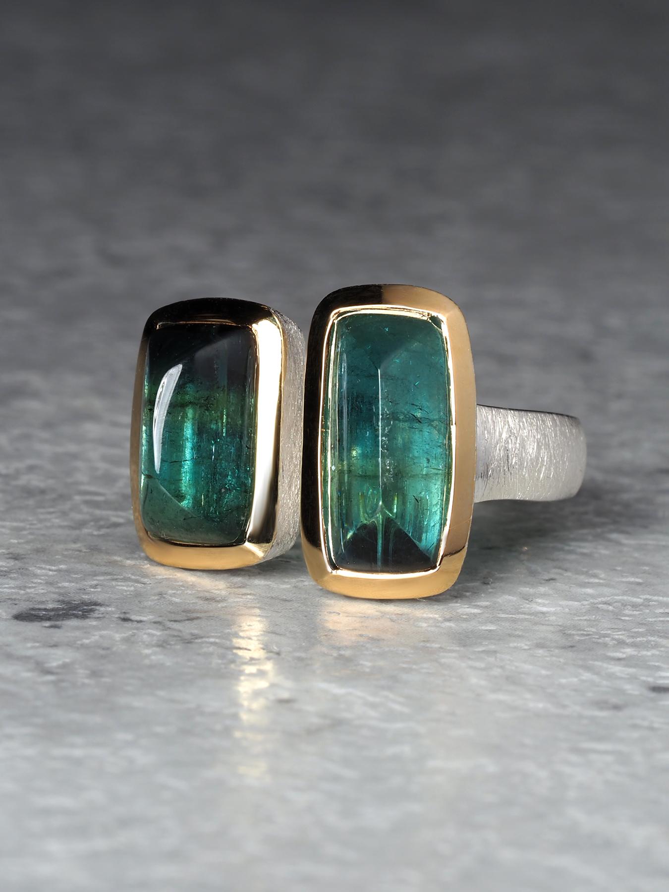 Anello con due tormaline verdi da 7 carati in oro 18 carati e argento sterling, regalo fatto a mano in vendita 1