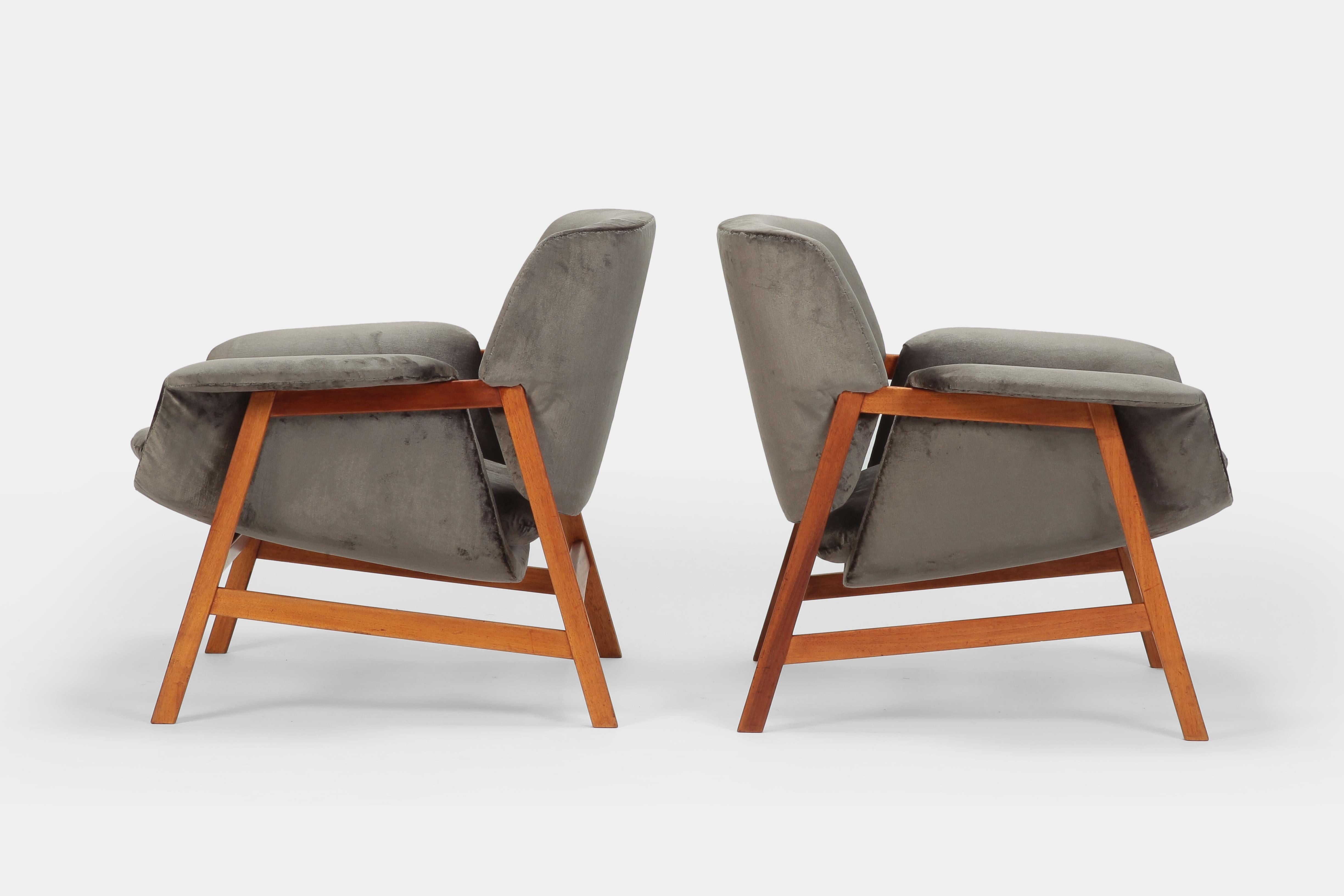 Italian Two 849 Armchairs by Gianfranco Frattini for Cassina