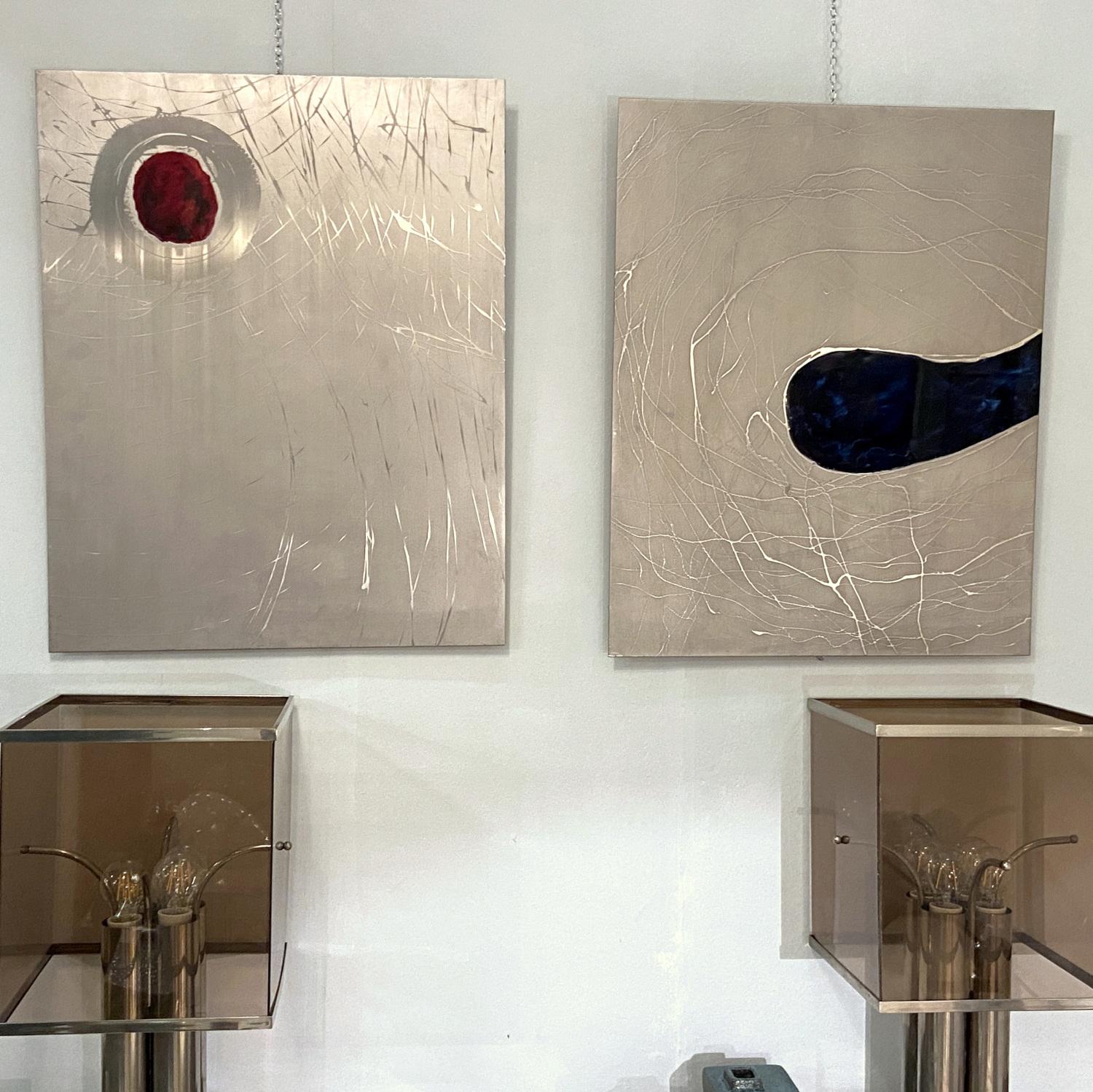 Zwei Abstrakte  Geätzte Metallgemälde mit roter und blauer Emaille Niederländisch 1970er Jahre im Zustand „Hervorragend“ im Angebot in London, GB