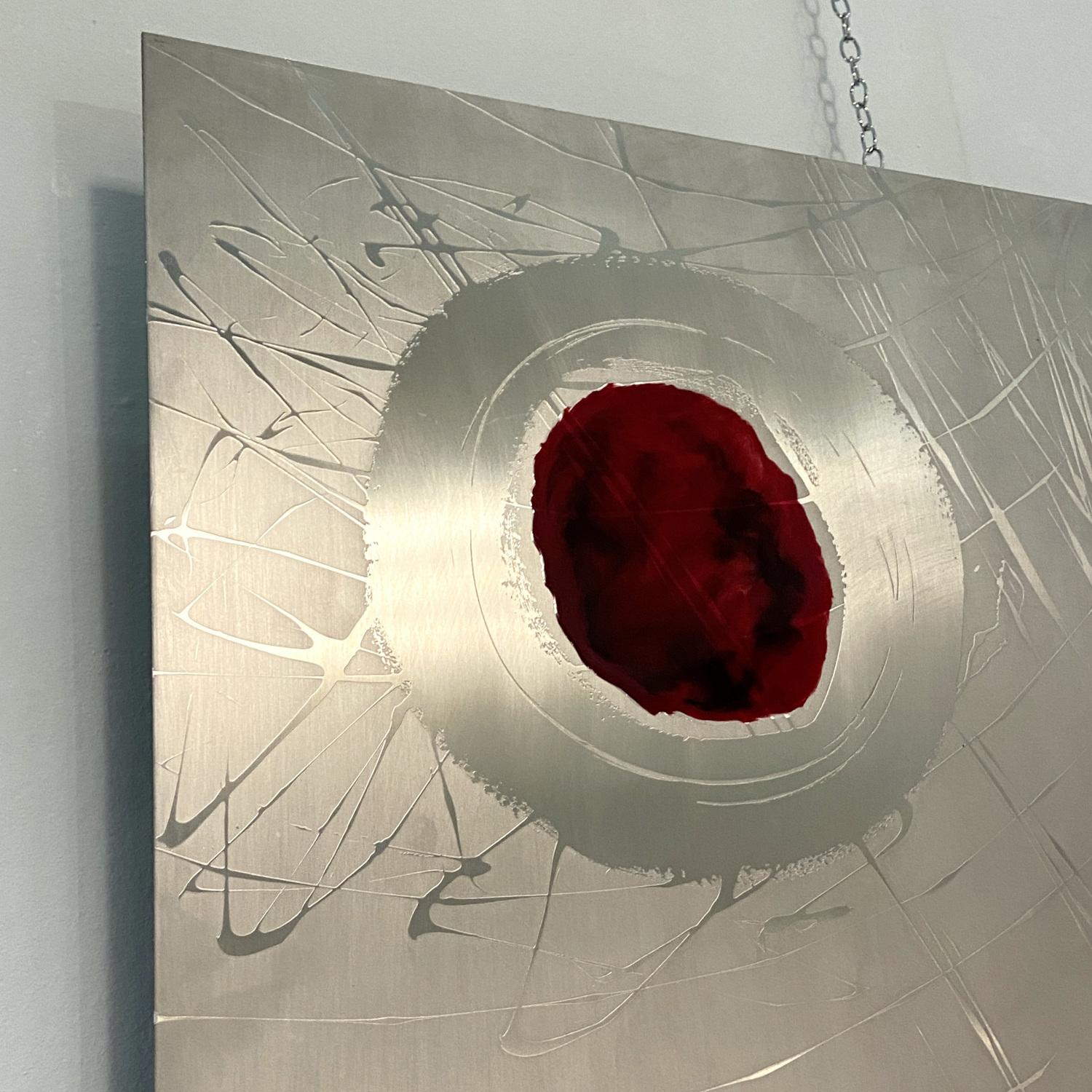 Zwei Abstrakte  Geätzte Metallgemälde mit roter und blauer Emaille Niederländisch 1970er Jahre (Ende des 20. Jahrhunderts) im Angebot
