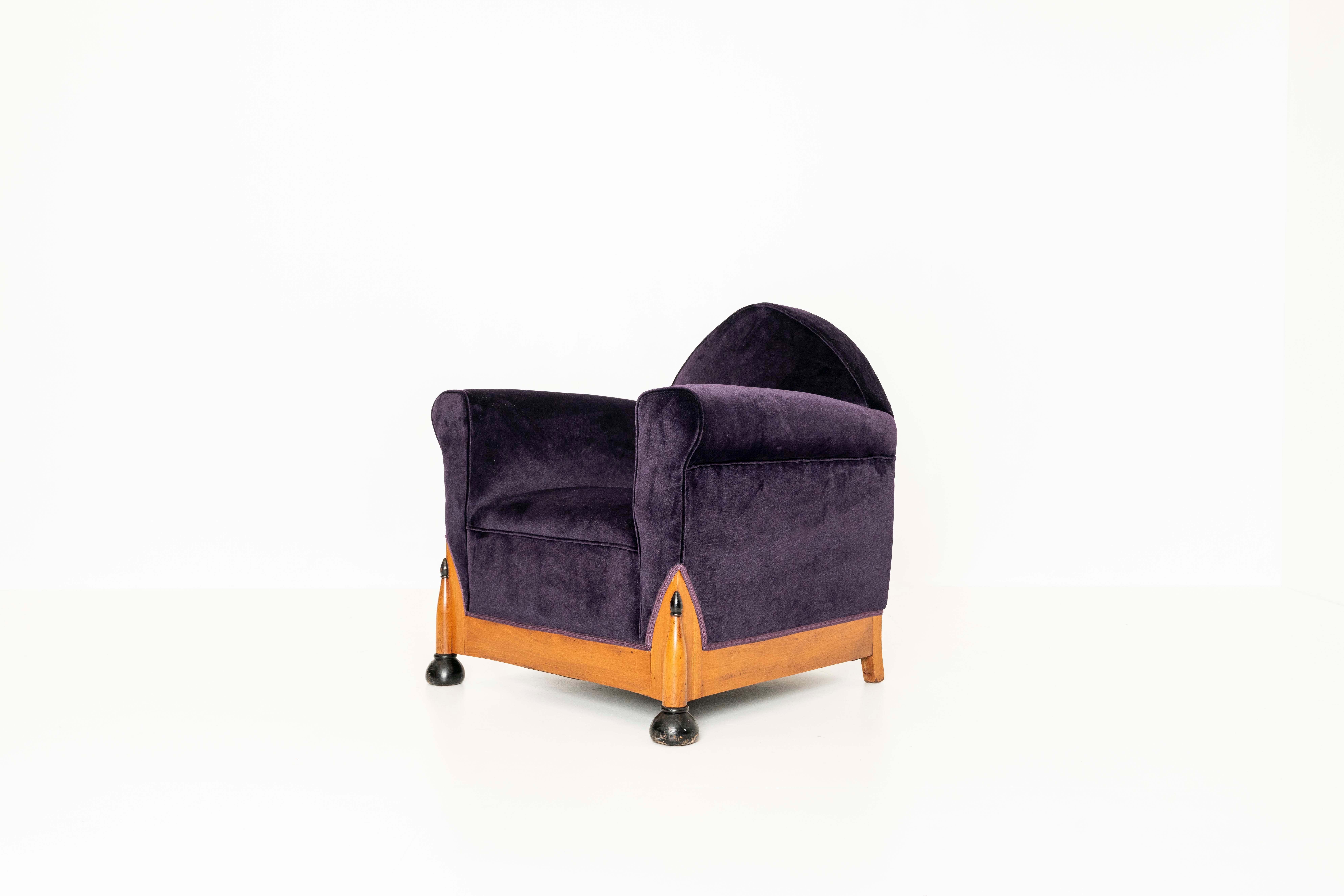 Two Amsterdam School Lounge Chairs in Purple Velvet, The Netherlands 1930s In Good Condition In Hellouw, NL