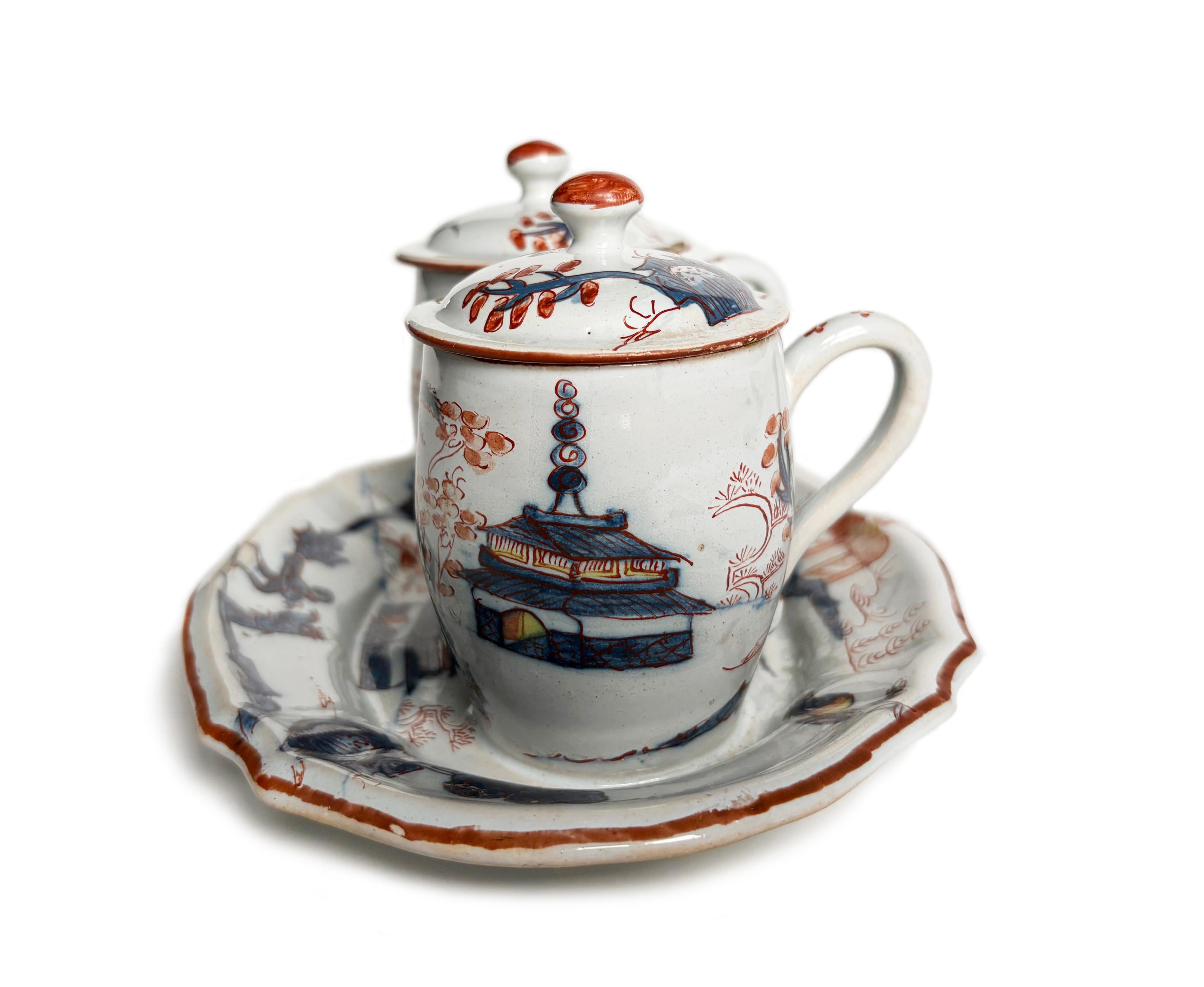 Deux pots de moutarde anciens en maïolique, Milan, 1745-1788 Circa Bon état - En vente à Milano, IT
