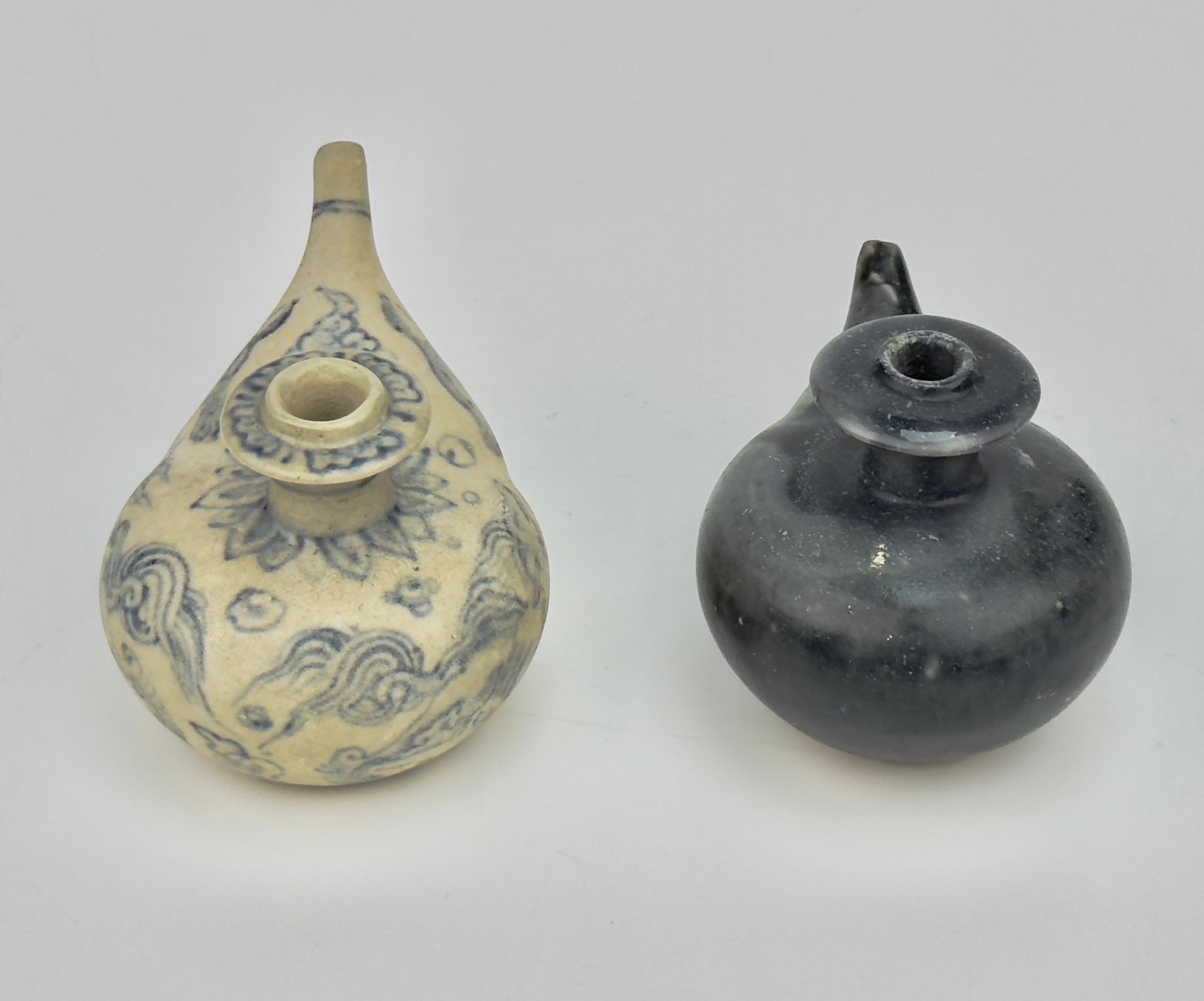 Two Annamese Miniature Kettle, 15th century, Le Dynasty In Good Condition For Sale In seoul, KR