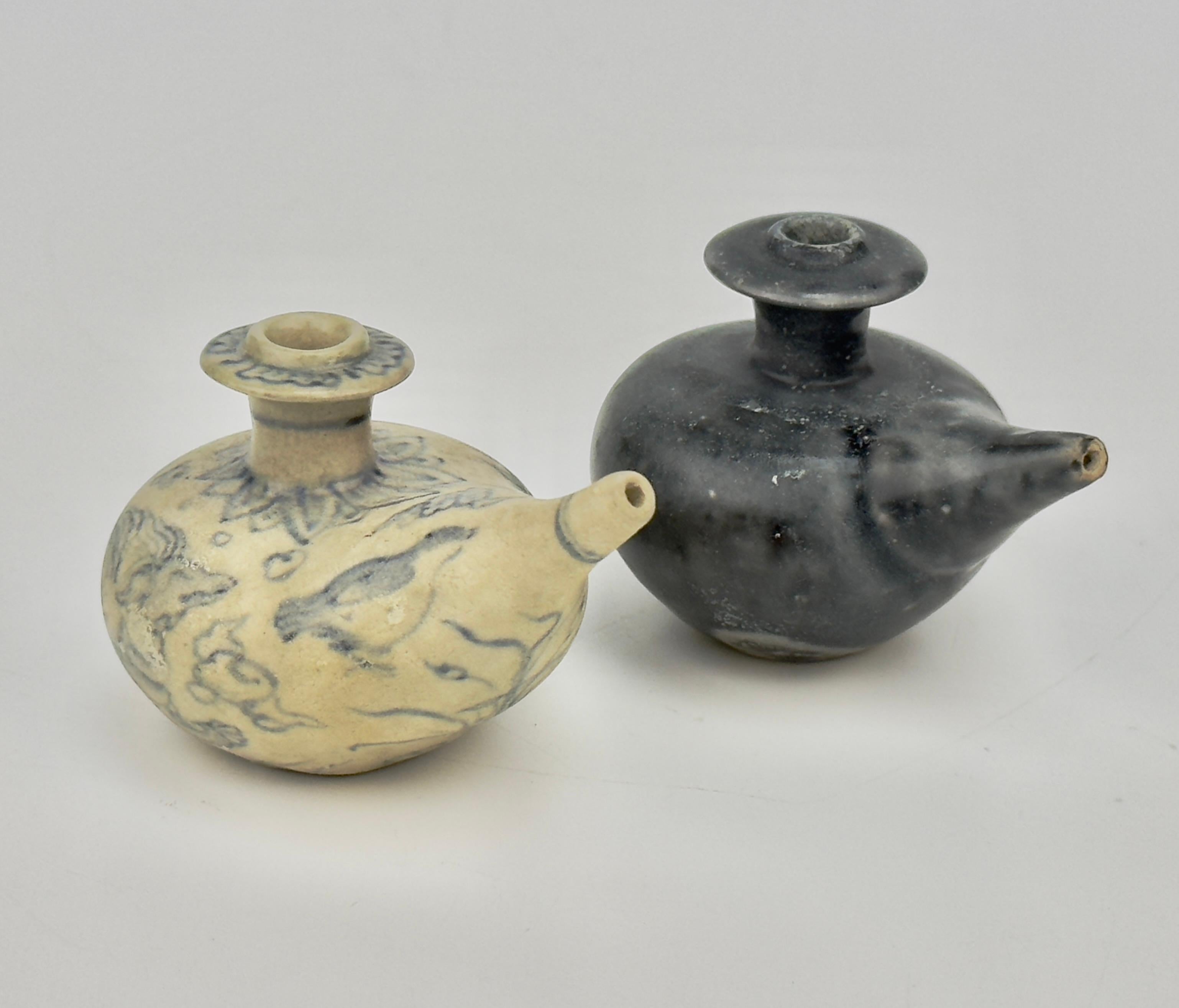 18th Century and Earlier Two Annamese Miniature Kettle, 15th century, Le Dynasty For Sale