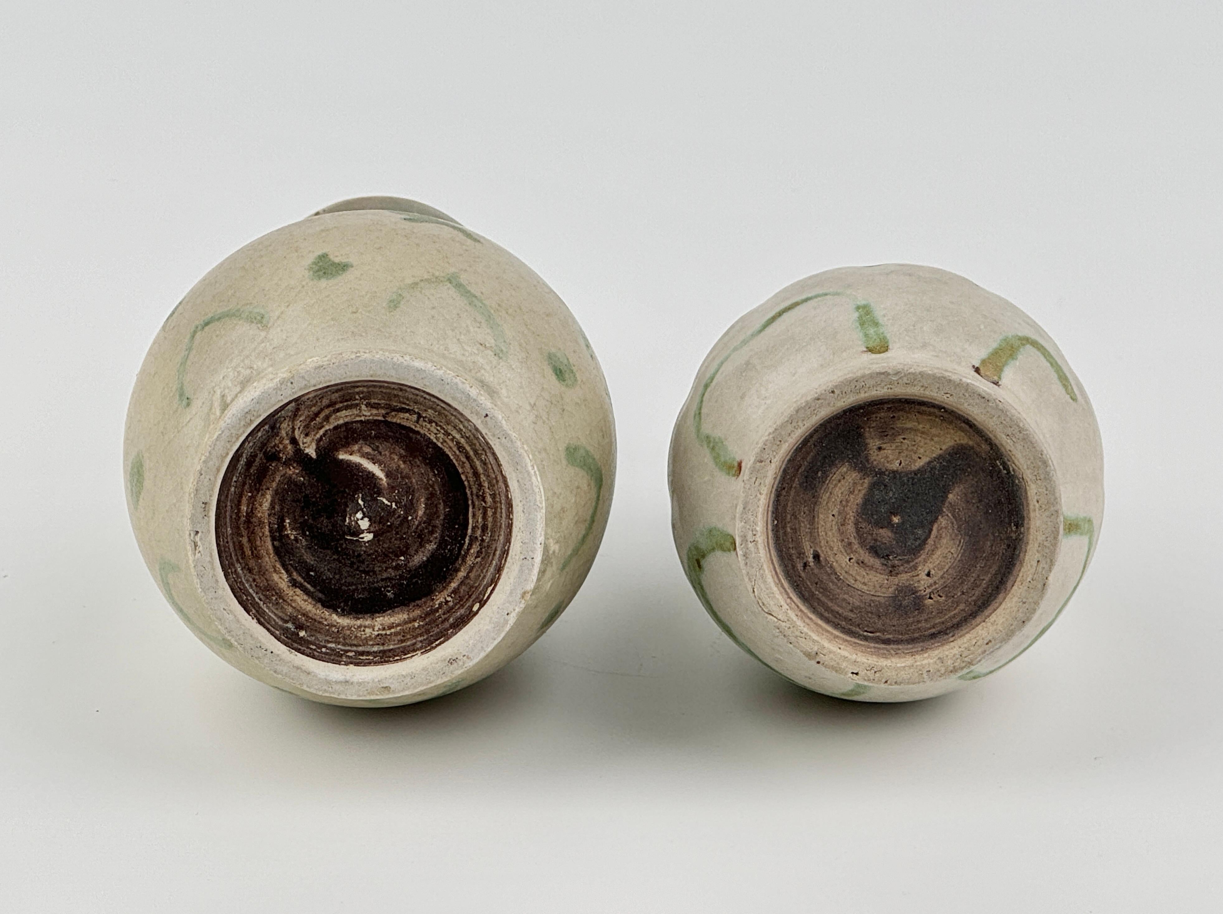 Ceramica Due piccoli Yuhuchunping annamesi, XV secolo, dinastia Le in vendita