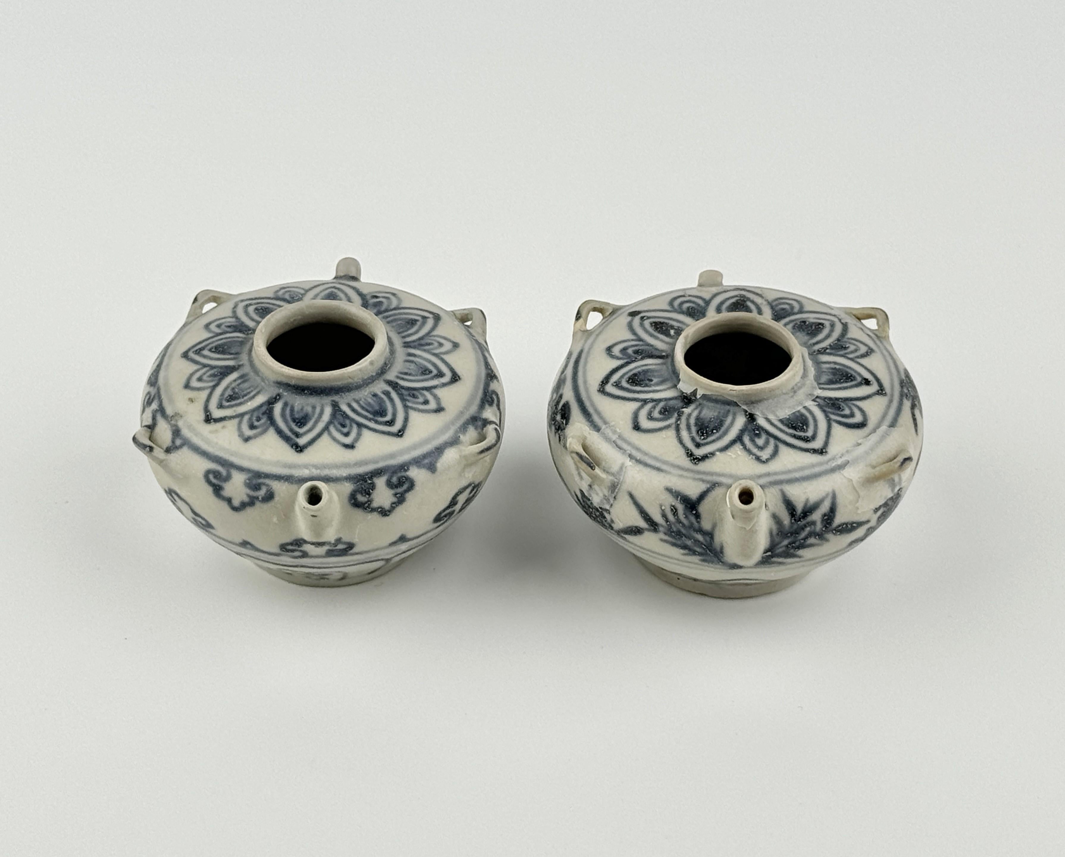Est asiatique Deux vases annamites, fours Chu Dau, XVe-XVIe siècle, dynastie Le en vente