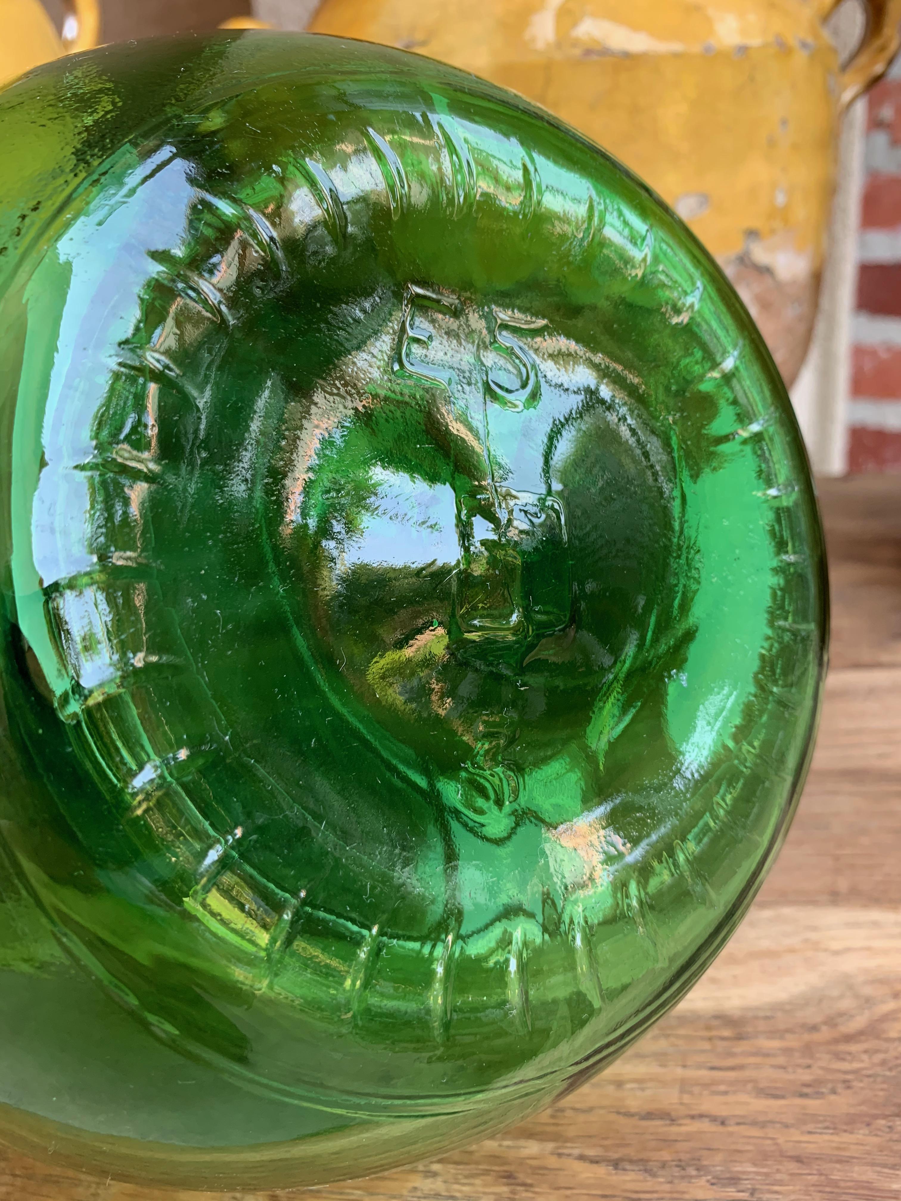 Zwei antike europäische grünes Glas Demijohn:: Carboy Weinkrug Italienisch Villani 5