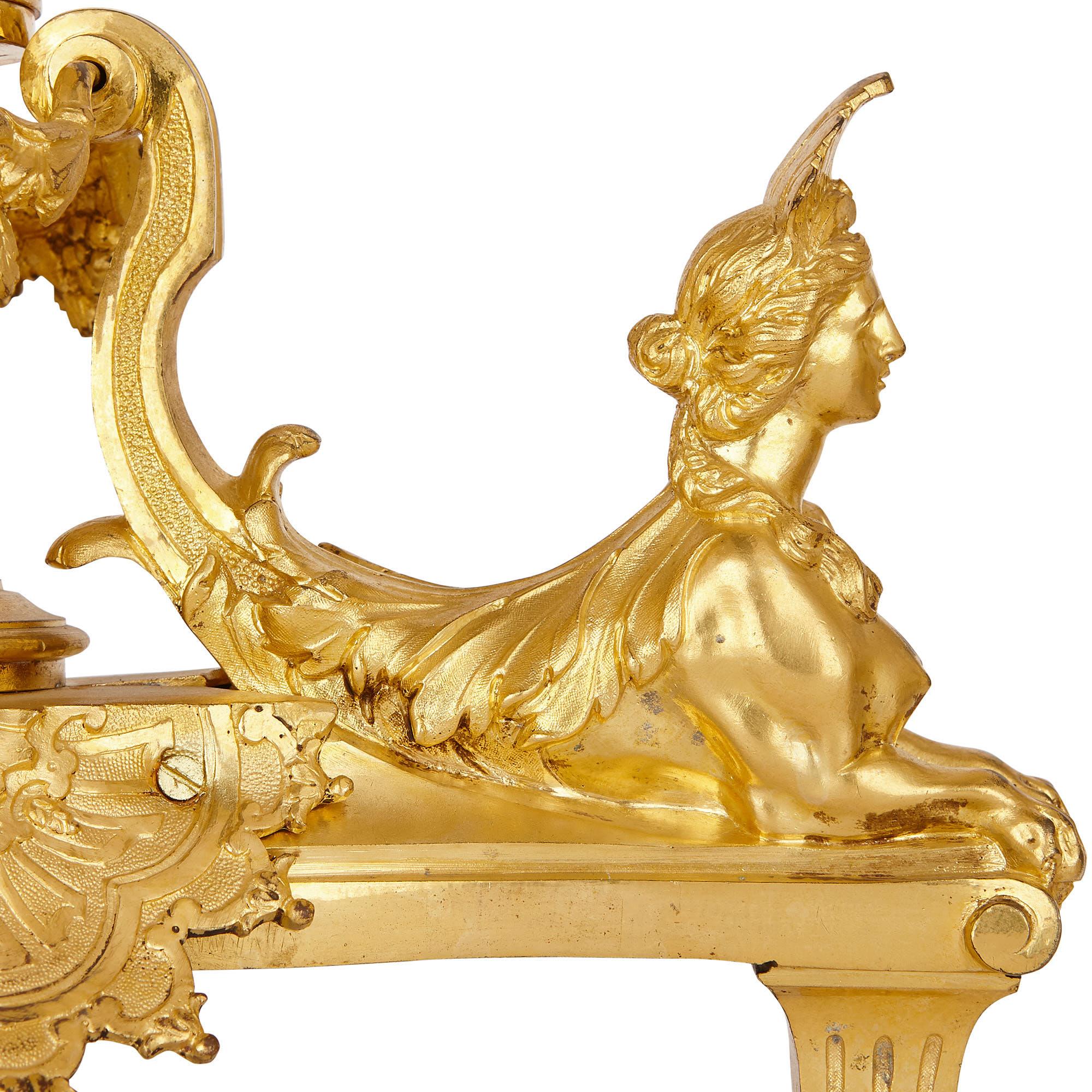 Antike französische vierflammige Girandolen aus vergoldeter Bronze (Französisch) im Angebot