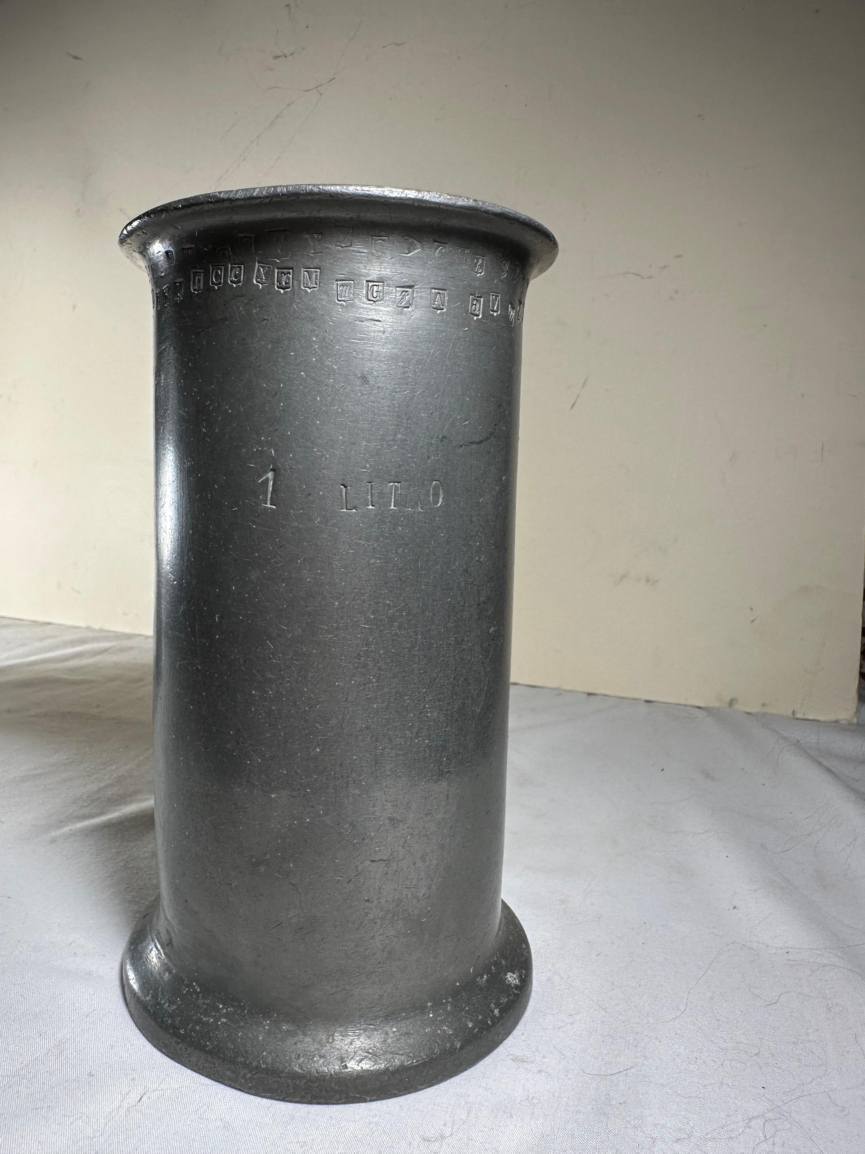 Two Antique French Heavy Pewter Measuring Tankards For Sale 2