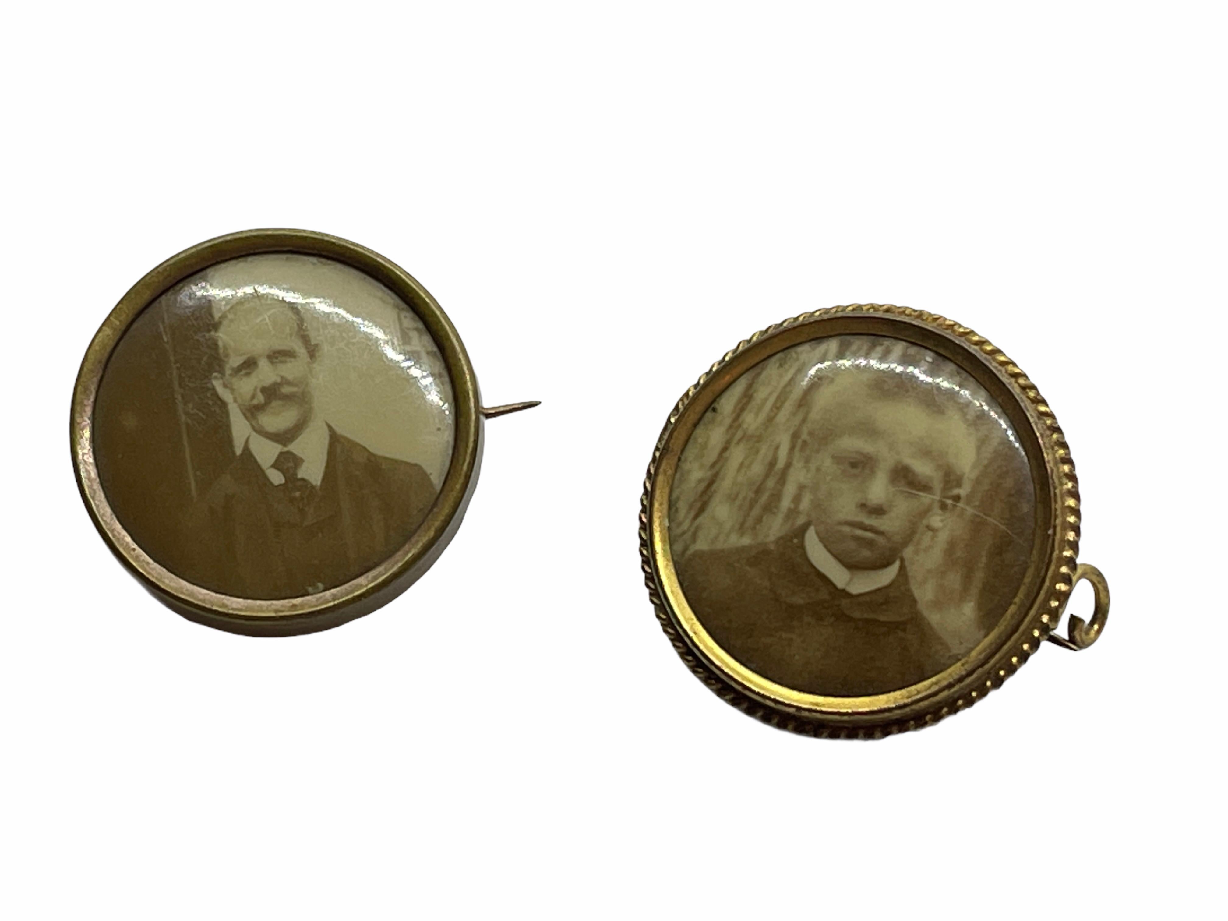 Deux broches anciennes en ormolu en forme d'épingle à mémoire avec bijoux de style Art nouveau allemand, années 1900 Bon état - En vente à Nuernberg, DE