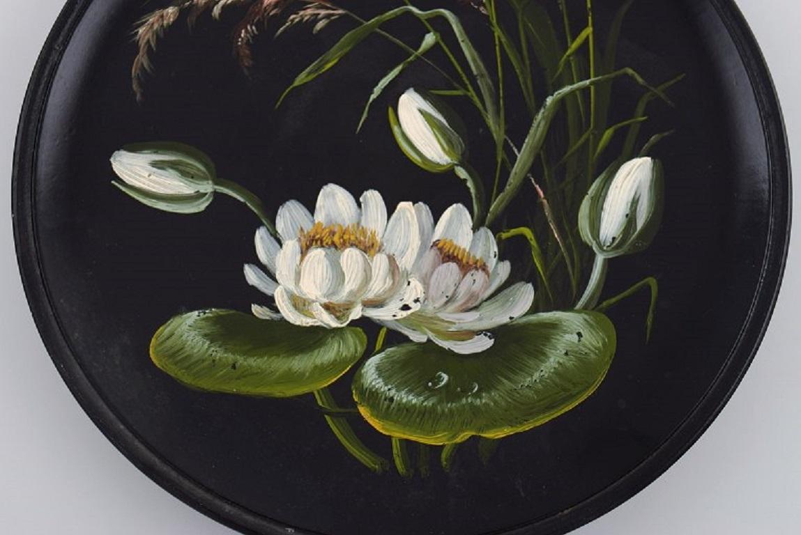 Deux assiettes décoratives anciennes Hjorth en Teracotta peintes à la main, fin du 19ème siècle Bon état - En vente à Copenhagen, DK
