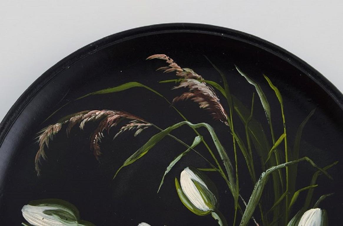 XIXe siècle Deux assiettes décoratives anciennes Hjorth en Teracotta peintes à la main, fin du 19ème siècle en vente