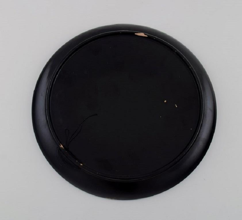 Deux assiettes décoratives anciennes Hjorth en Teracotta peintes à la main, fin du 19ème siècle en vente 1