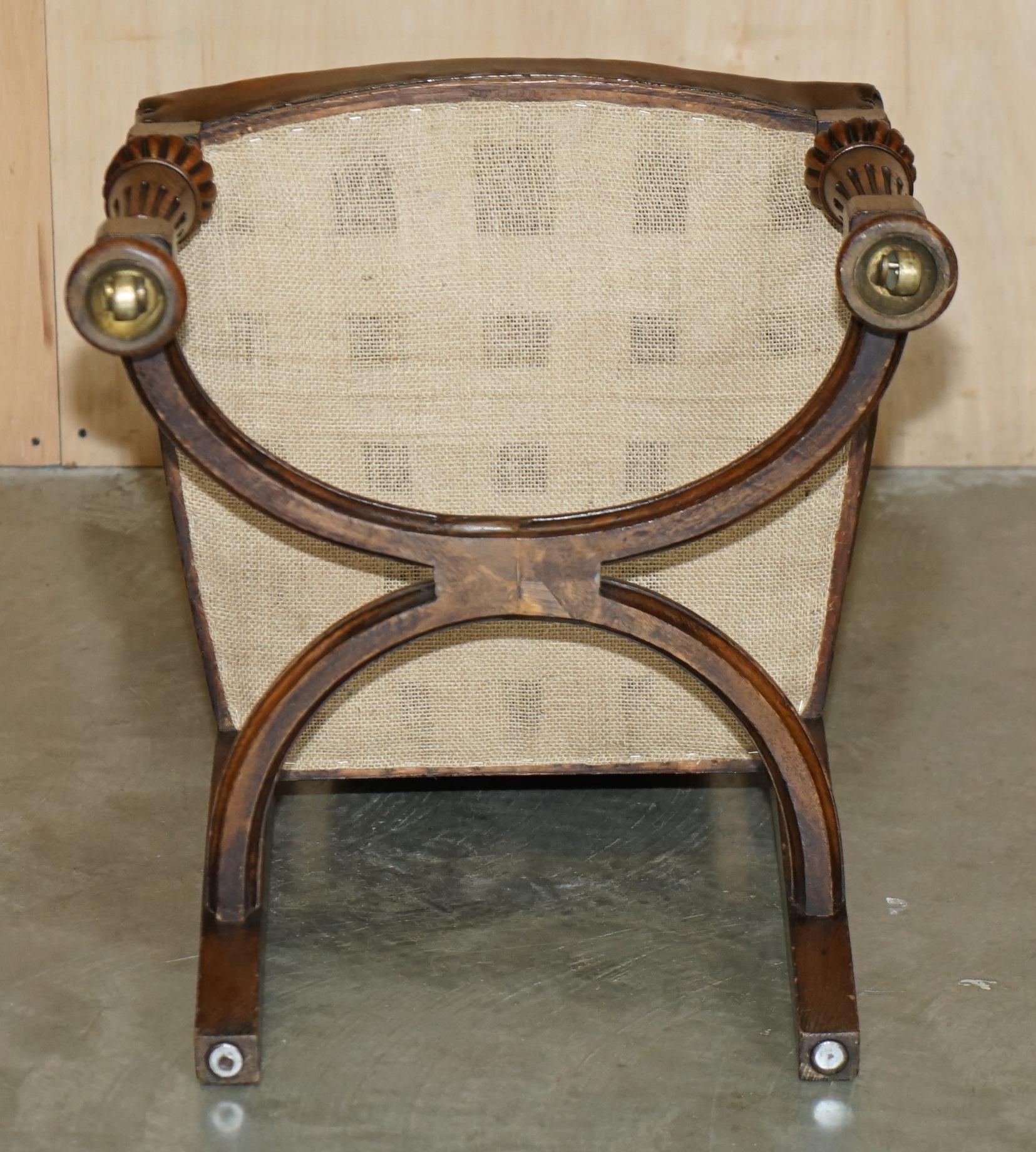 TWO ANTIQUE ITALIAN GRAND TOUR CORINTHIAN PILLAR BROWN LEATHER SIDE HALL CHAIRs For Sale 7