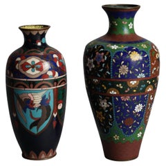Deux vases japonais anciens émaillés cloisonnés C1920