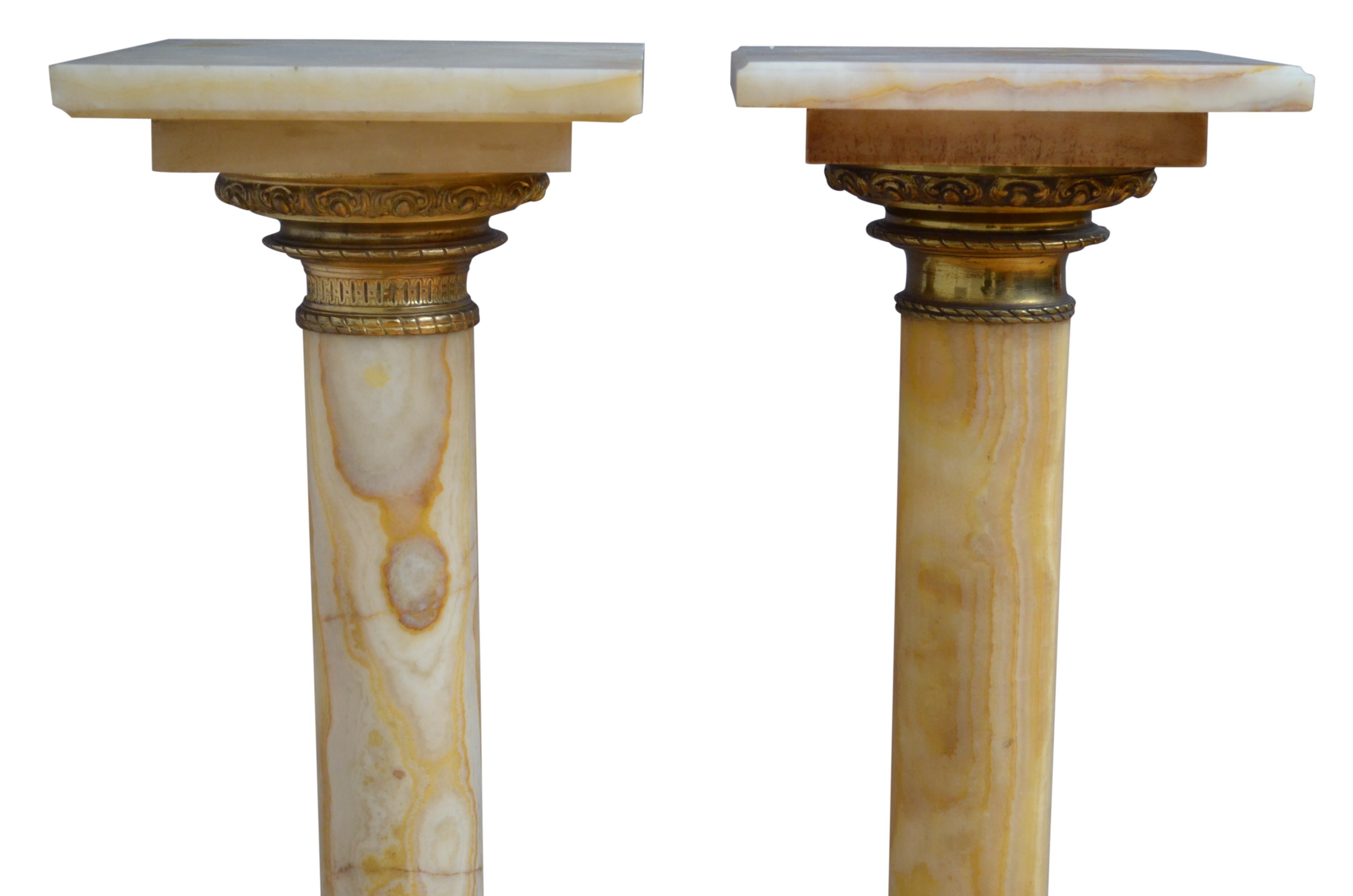 Deux colonnes de marbre anciennes  Bon état - En vente à Whaley Bridge, GB