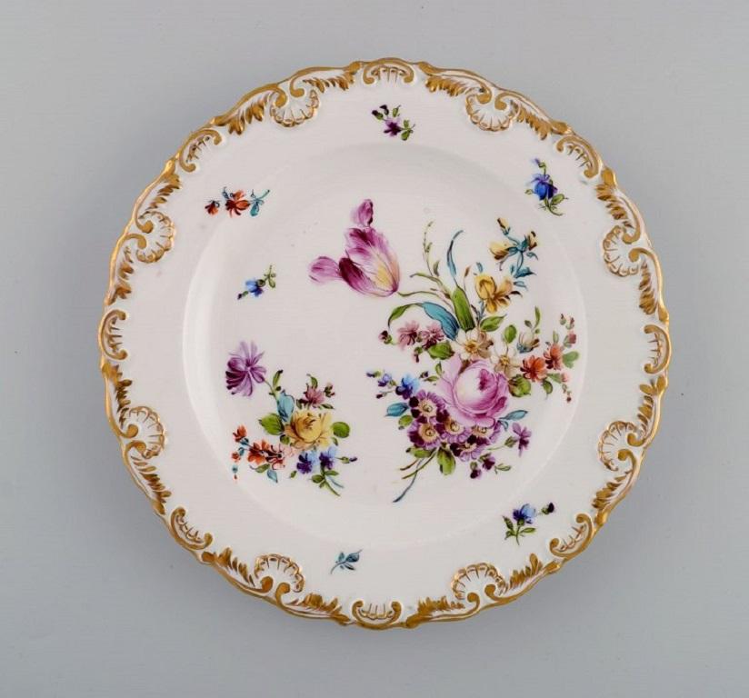 Two antique Meissen porcelain plates with hand-painted flowers and gold decoration. Late 19th century.
Diameter: 22 cm.
In excellent condition.
Stamped.
3rd factory quality.