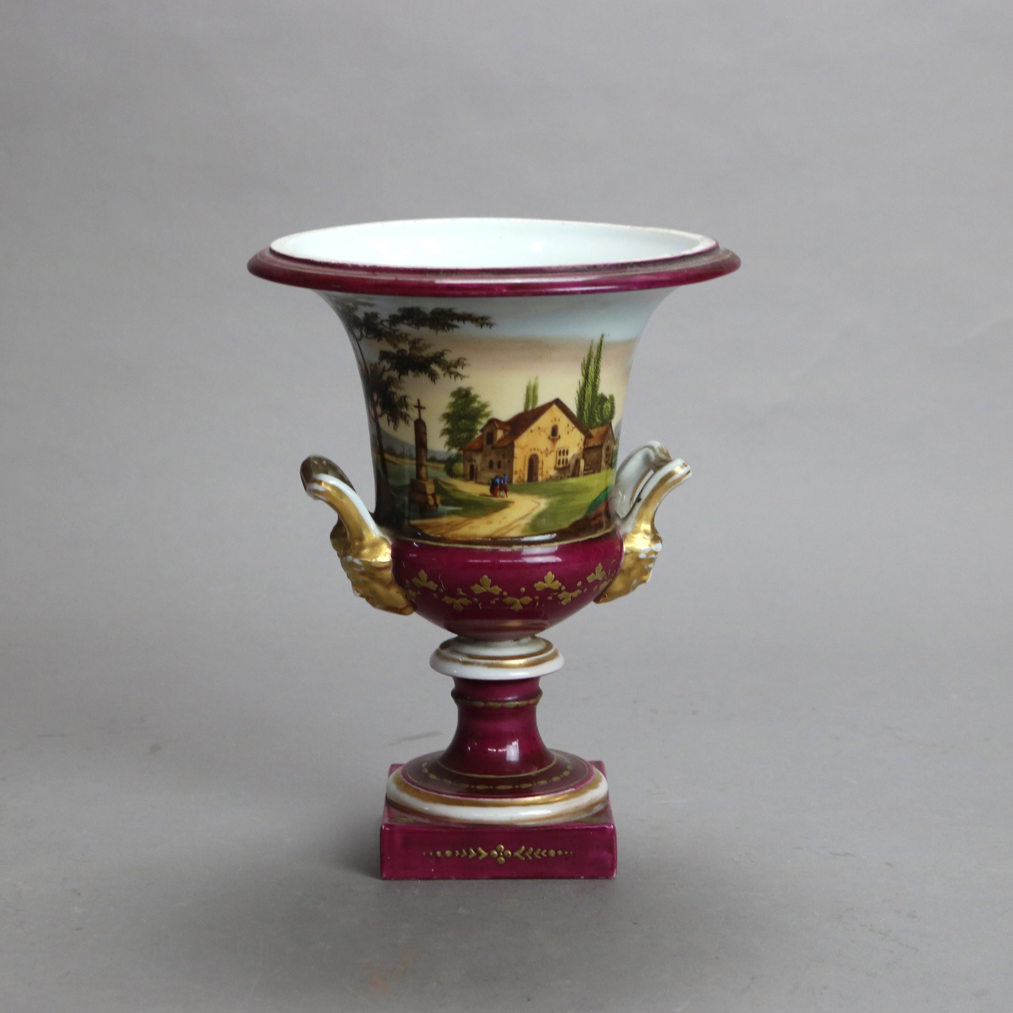 Deux urnes anciennes en porcelaine de Paris peinte à la main et dorée C1890 en vente 3