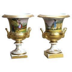 Zwei antike Old Paris Porzellan Classic Hand gemalt & vergoldet Urnen c1890