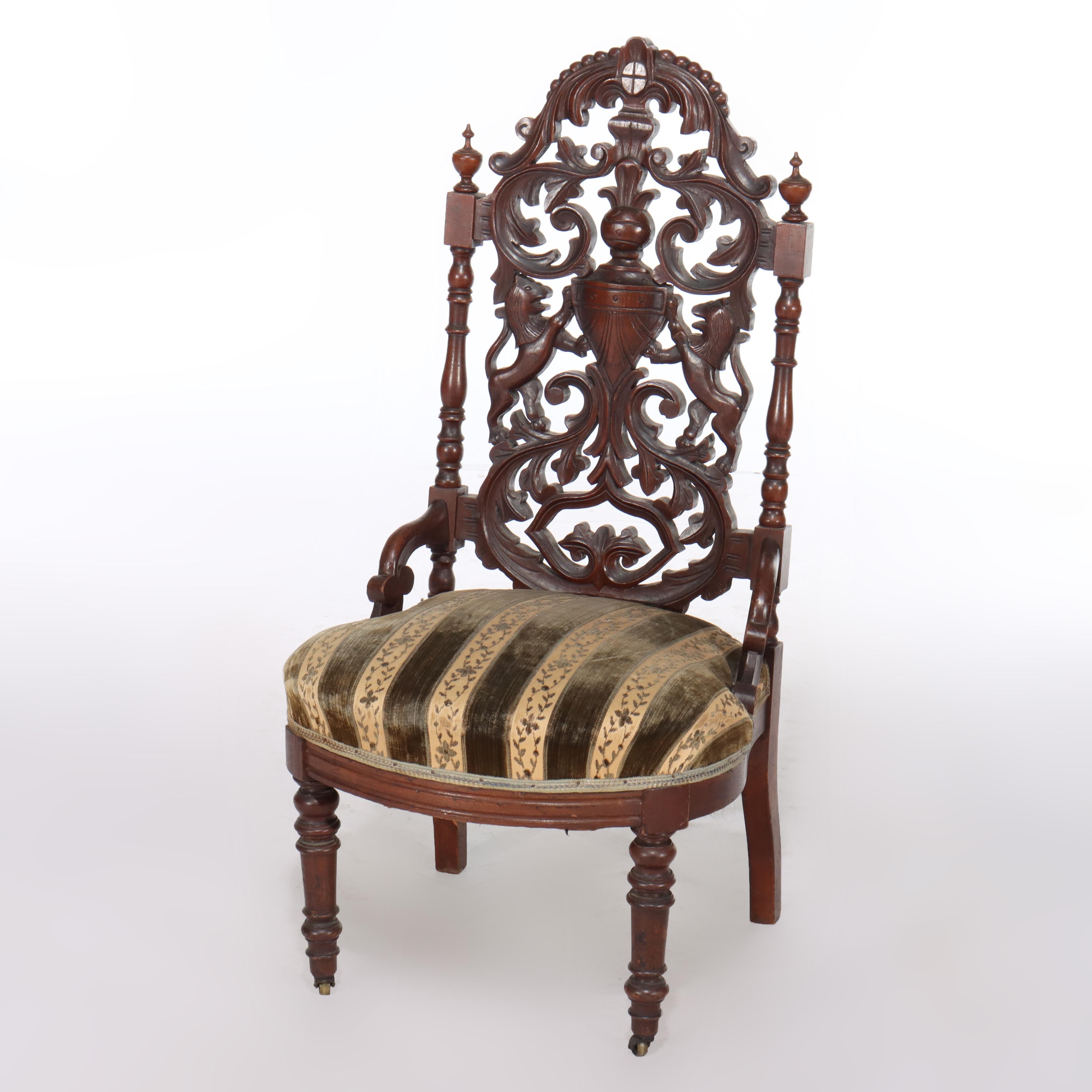 Dos antiguas sillas laterales de nogal reticulado renacentista C1870 Victoriano en venta