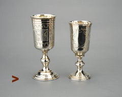 Deux anciens gobelets à vodka en argent sterling (84) / 65 grammes