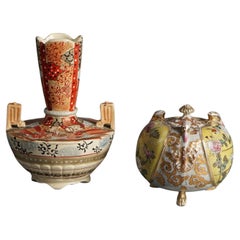 Dos Vasijas Antiguas de Cerámica Satsuma, Jarrón y Urna con Tapa C1920