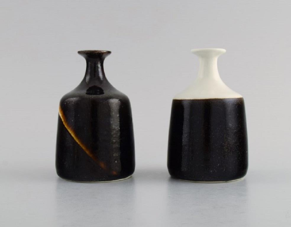 Two Arabia vases in glazed stoneware. Finnish design, 1960s/70s.
Measures: 10.5 x 6.5 cm.
In excellent condition.
Stamped.