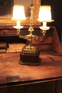 French Two-Light Table Lamp in Brass and Wood with Lace Lampshades
