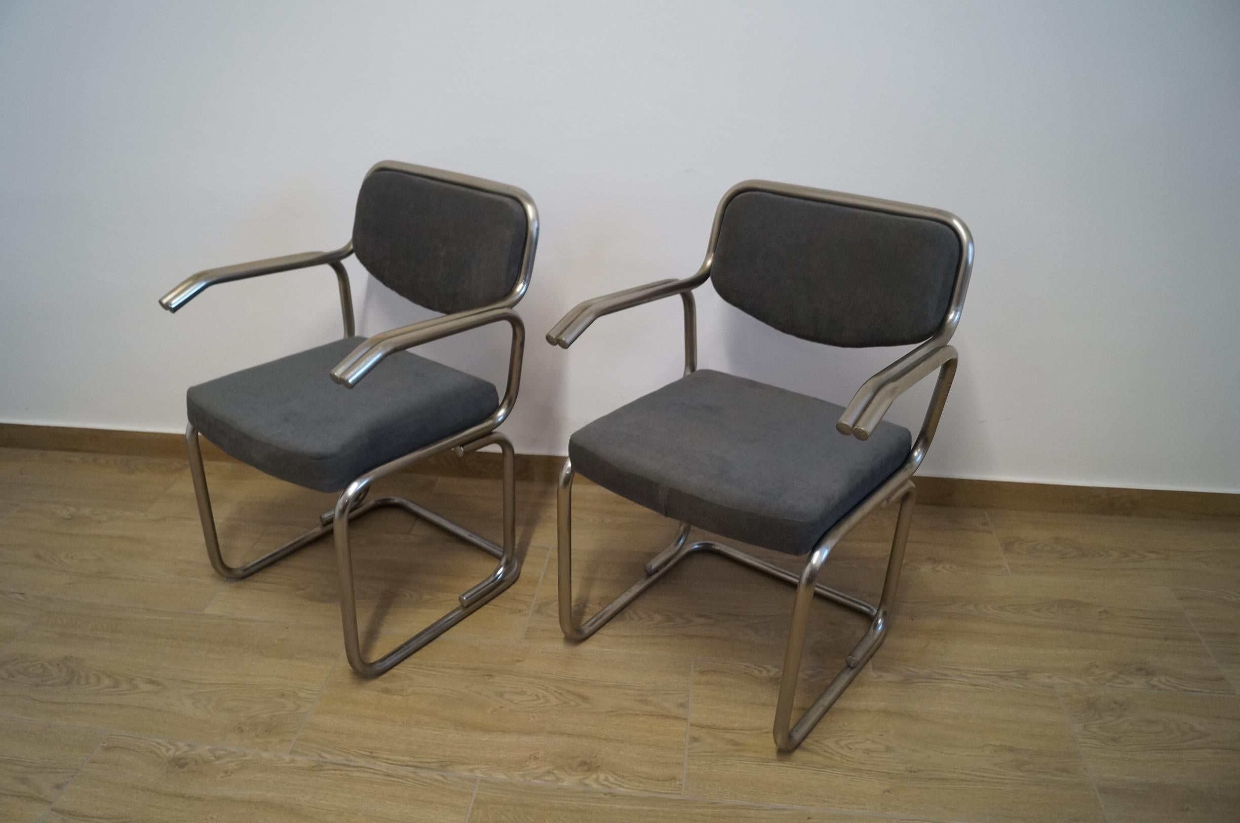 Tchèque Deux fauteuils de 1960 en vente