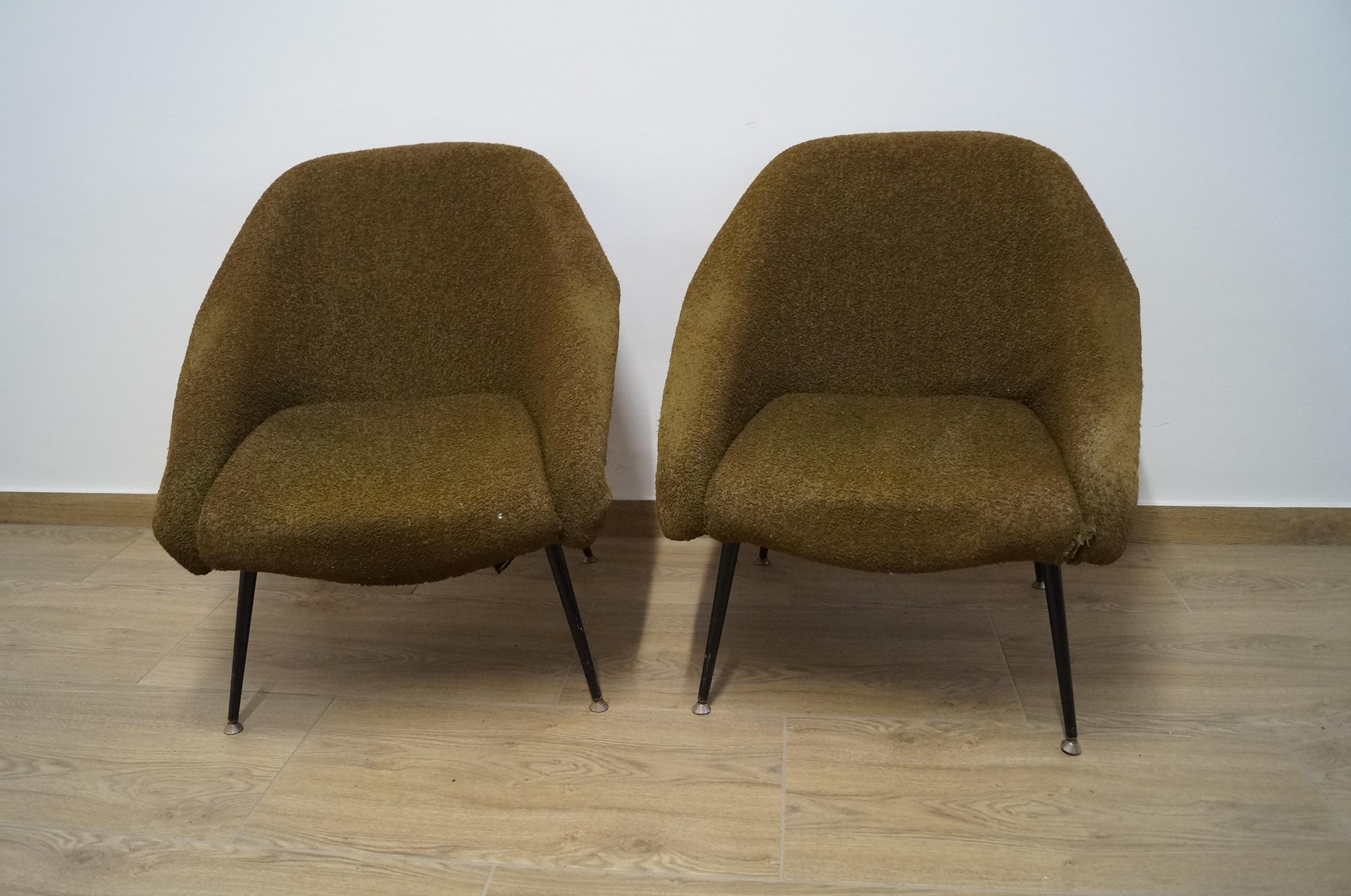 Two Art Deco armchair from 1960 Czech Republic.



 