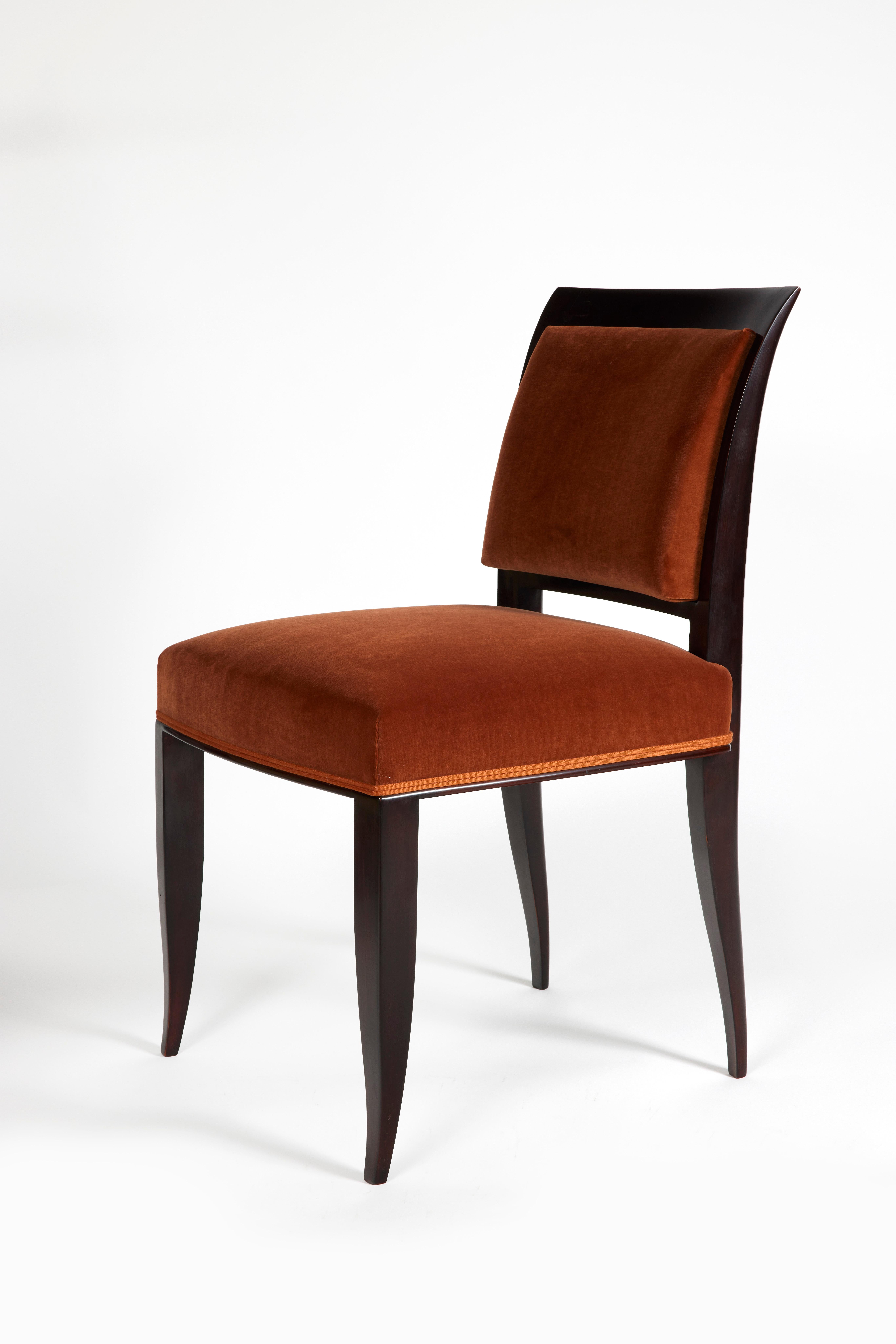 Art déco Deux fauteuils et six chaises, datant d'environ 1930 en vente