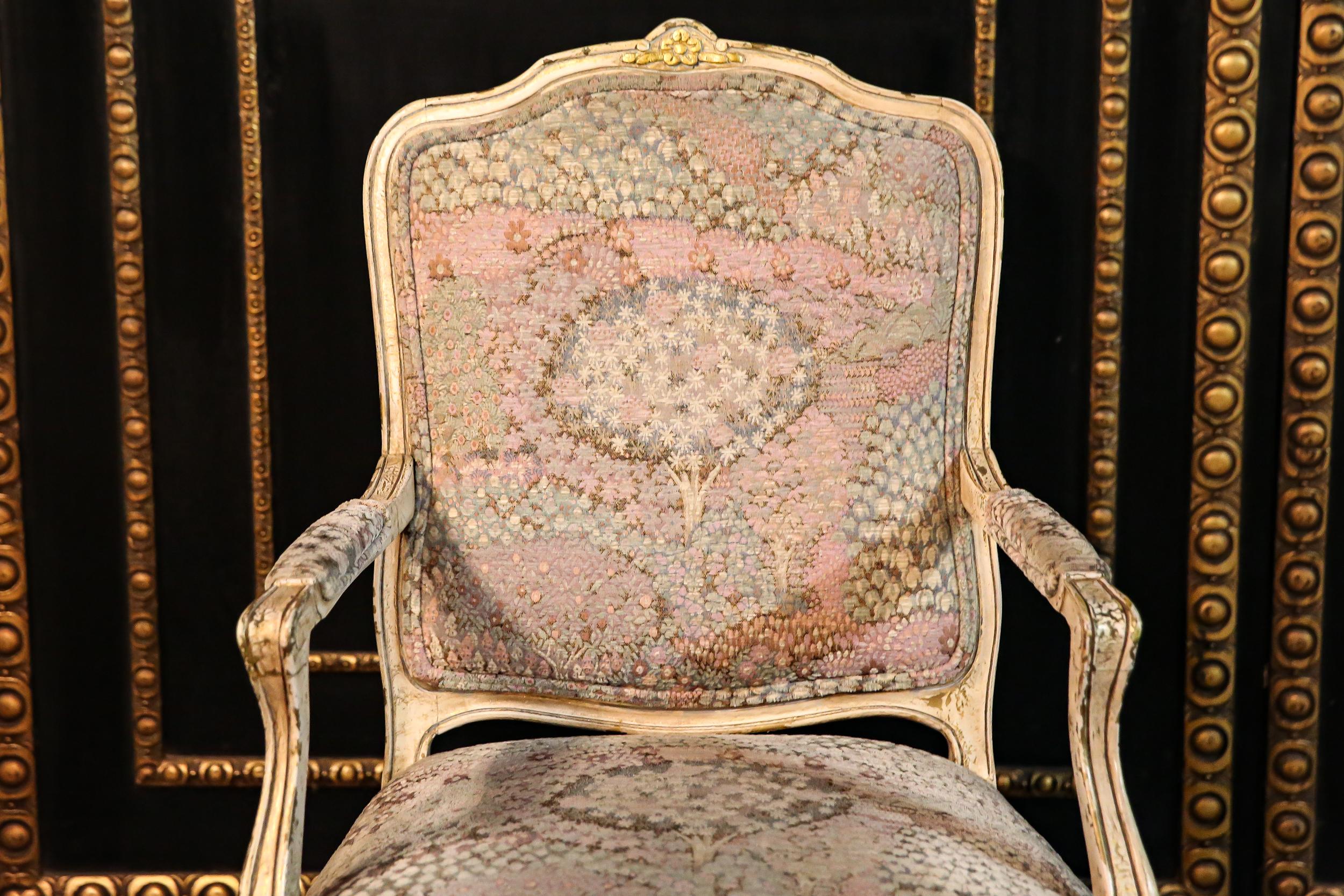 Two Armchairs in Baroque Style 3