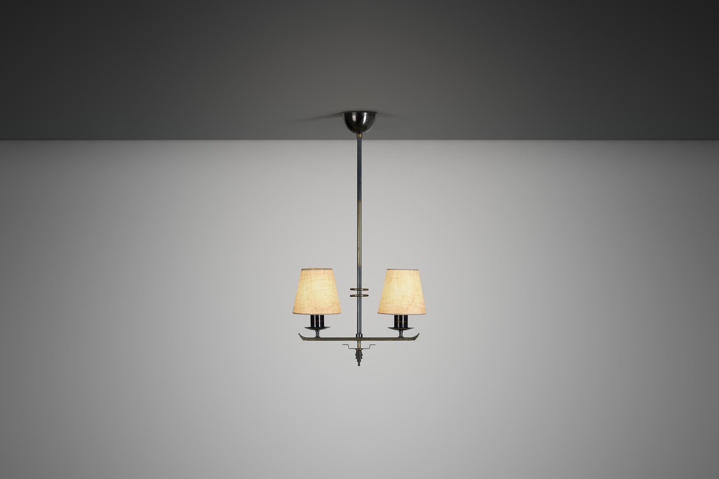 Svedese Lampada a sospensione Art Deco a due braccia di ASEA, Svezia, anni '30 in vendita