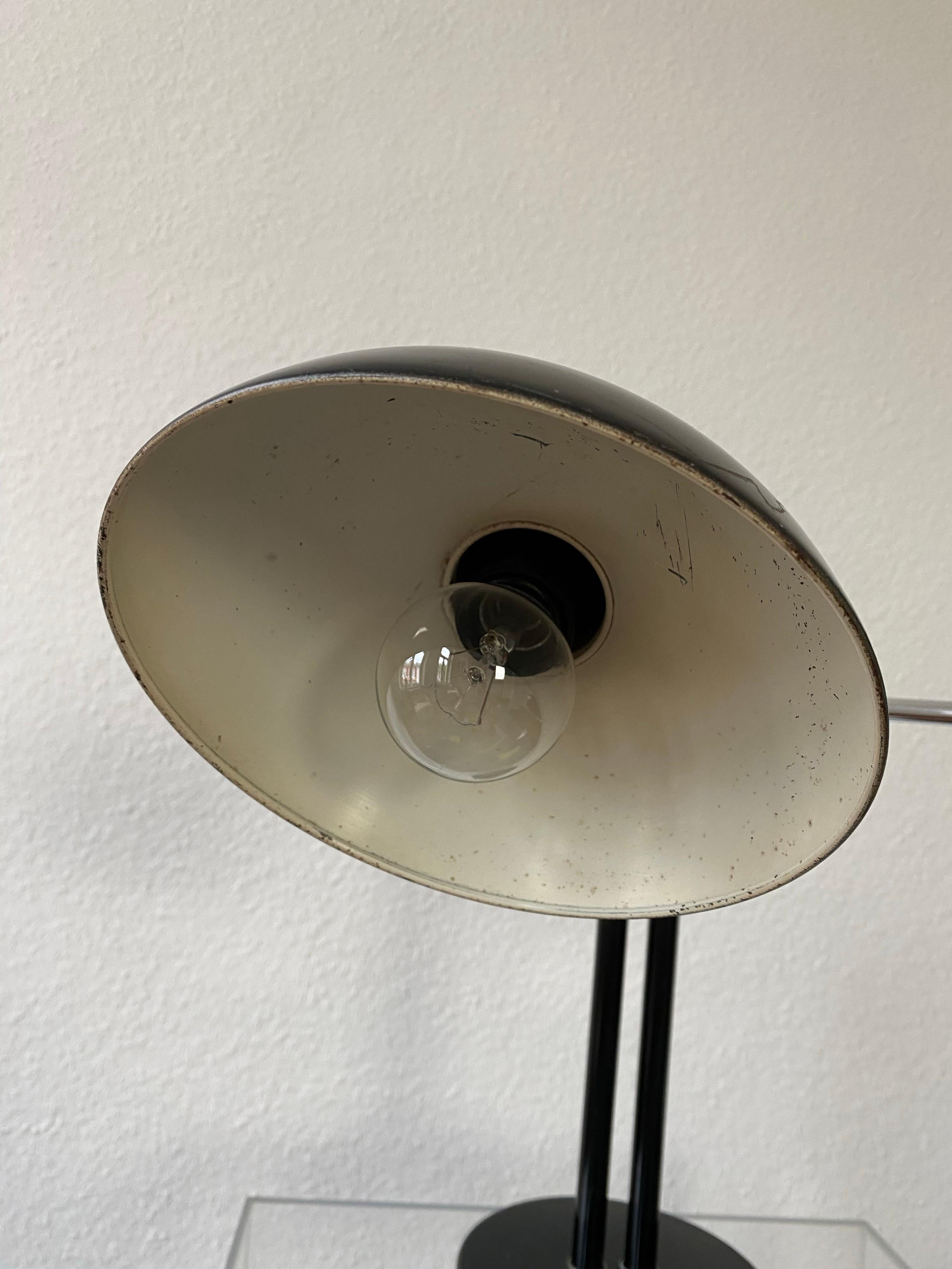 Lámpara de mesa Bauhaus de dos brazos 6660 Super de Christian Dell para Kaiser Idell Década de 1930 en venta 7