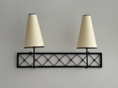 Aplique de dos brazos Tour Eiffel de metal pintado negro y dorado