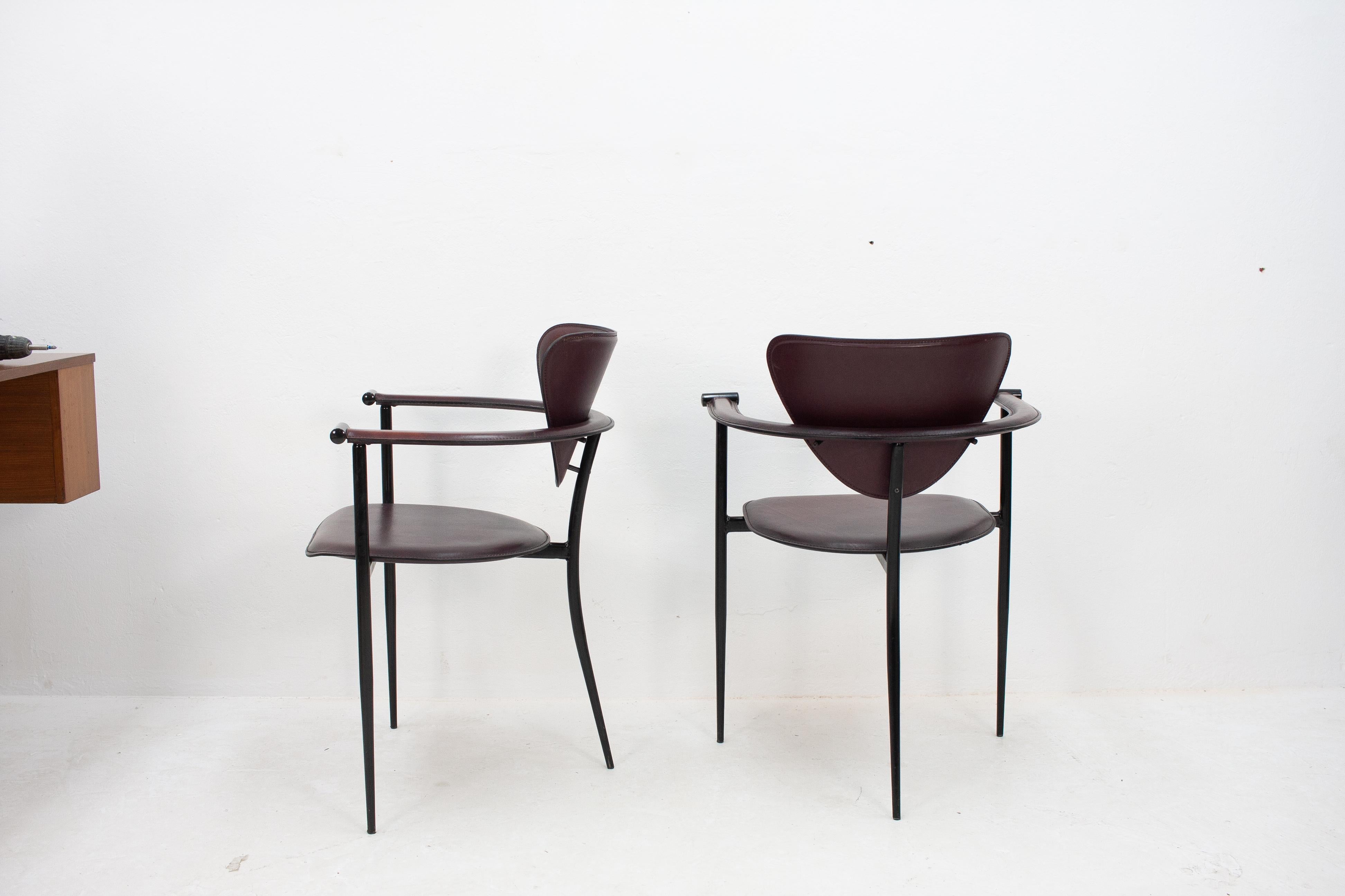 Two Arrben Stiletto Armchairs in Black Cherry Leather, 1970s 3