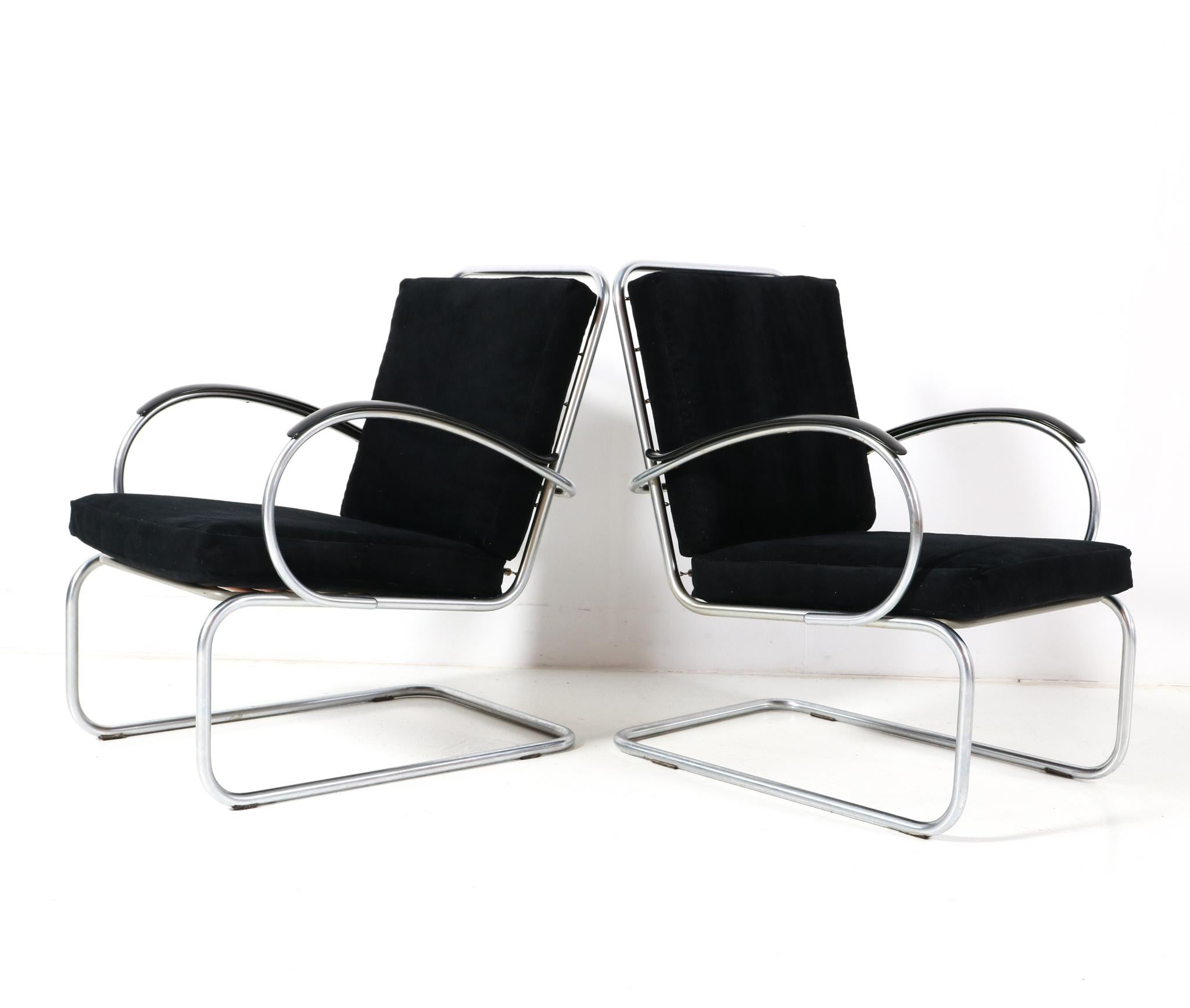 Dutch Two Art Deco Bauhaus Model 409 Lounge Chairs by W.H. Gispen for Gispen, 1930s For Sale