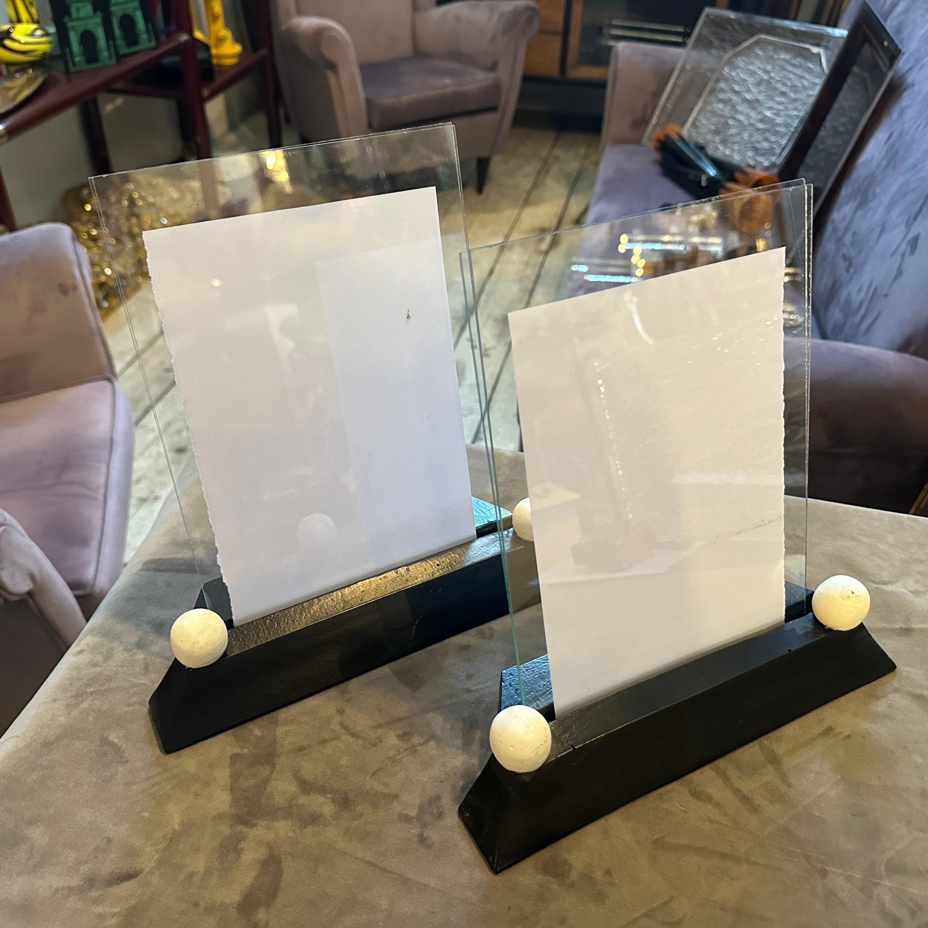 Two Art Deco Black and White Lacquered Wood and Glass French Picture Frames In Excellent Condition For Sale In Aci Castello, IT