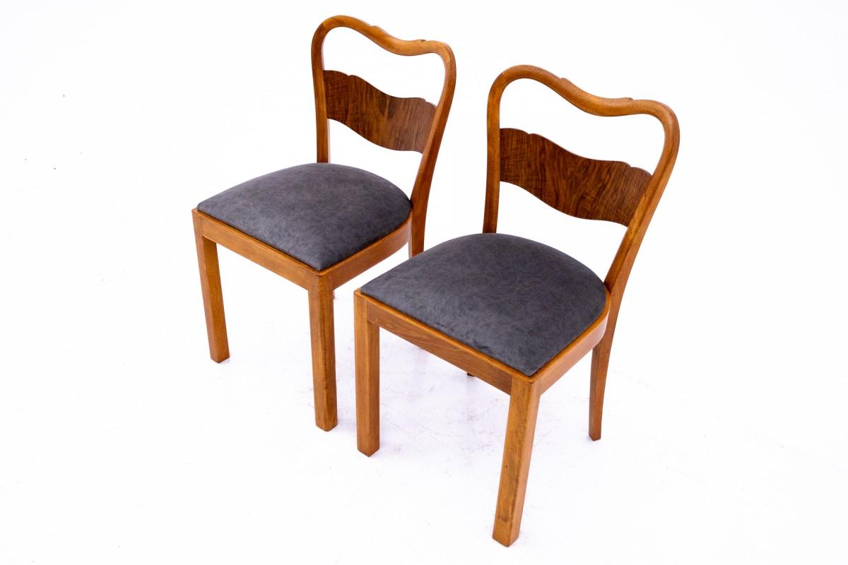 Zwei Art déco-Stühle, Polen, 1950er-Jahre. Nach der Renovierung (Polnisch) im Angebot