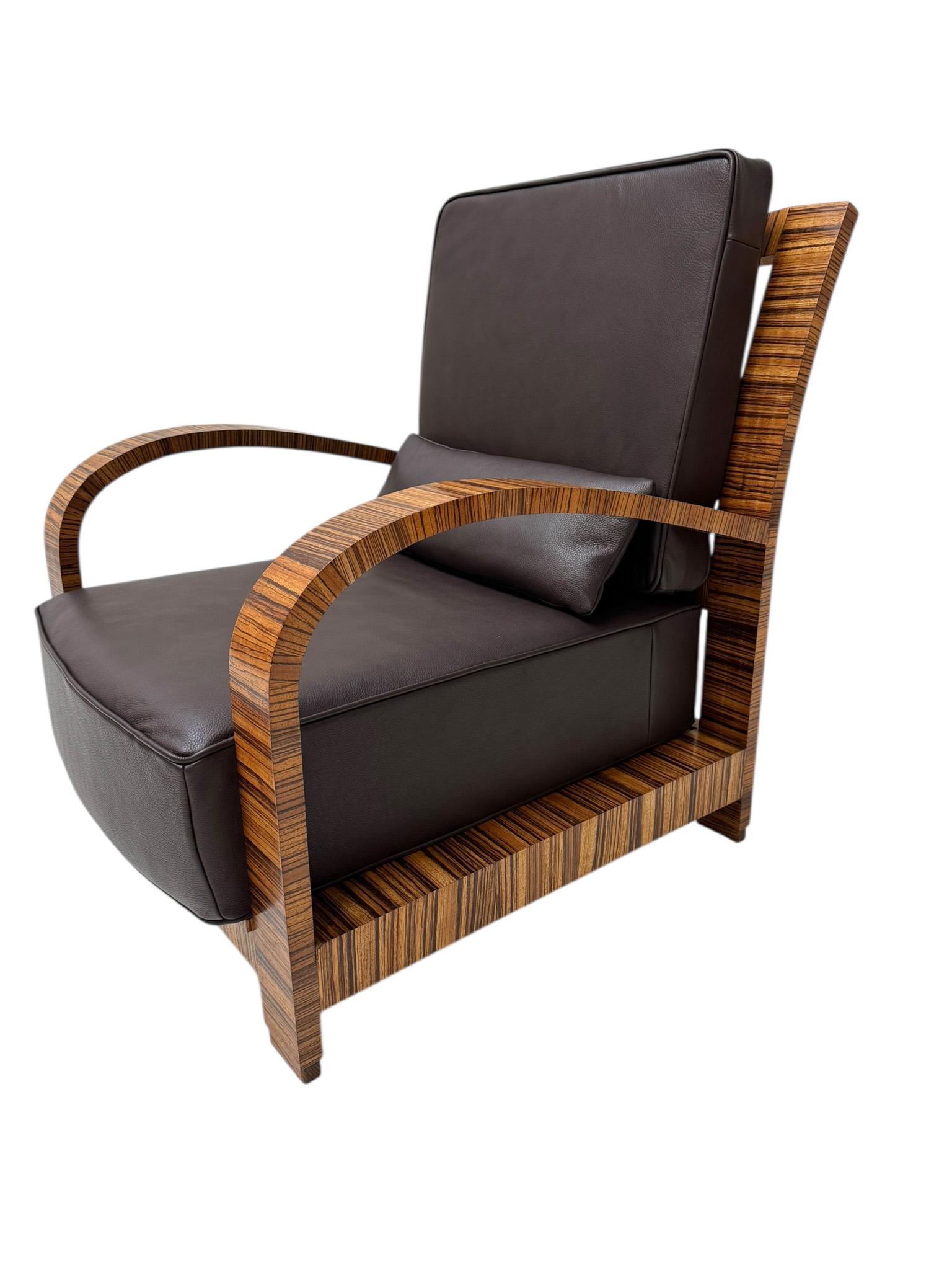 Two Art Deco Lounge Chairs with Leather Cushions France, 1930s en vente 4