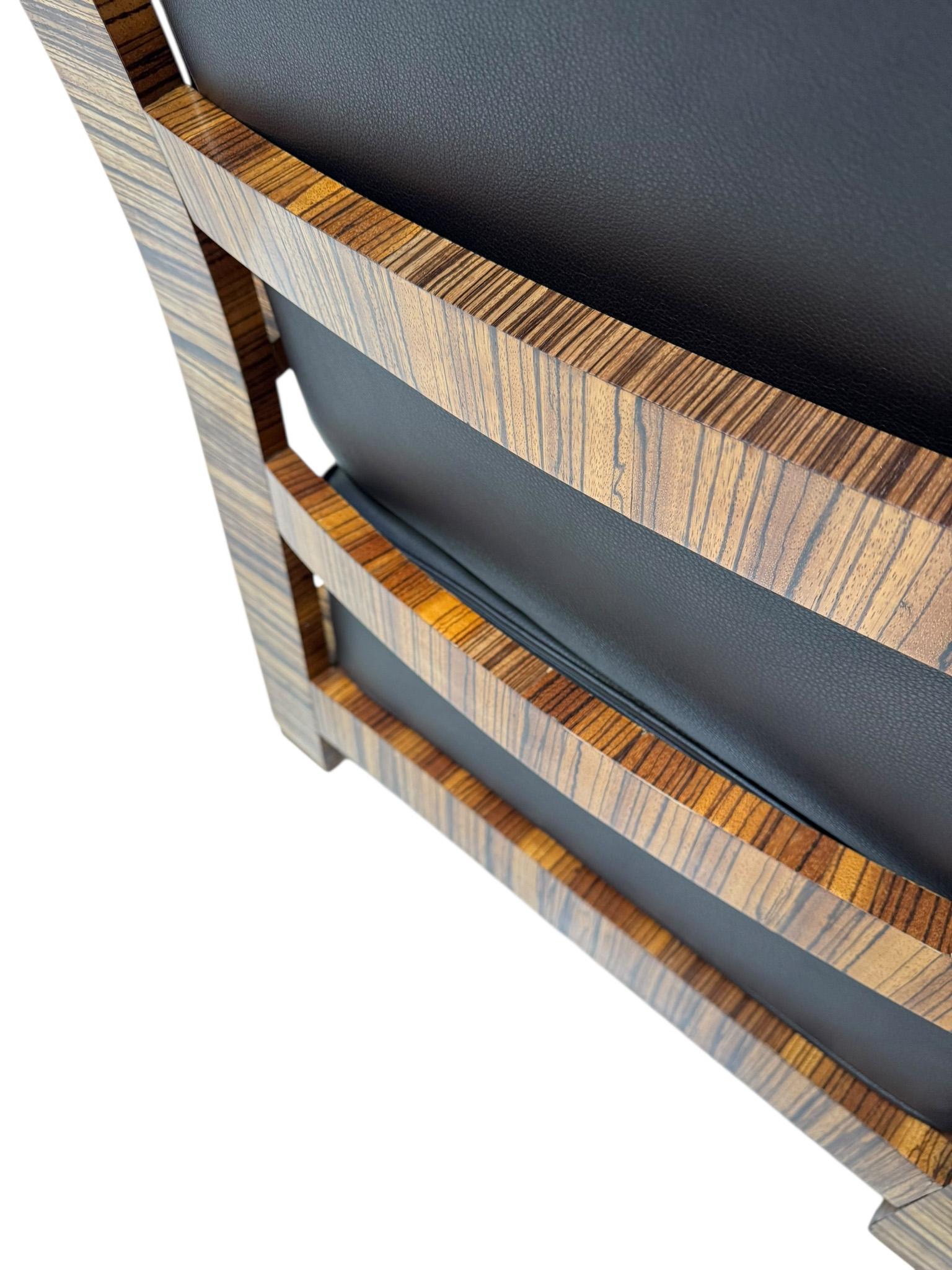 Two Art Deco Lounge Chairs with Leather Cushions France, 1930s en vente 1