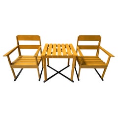 Zwei Sessel und Tisch aus lackierter Buche im Art déco-Stil, 1930er Jahre