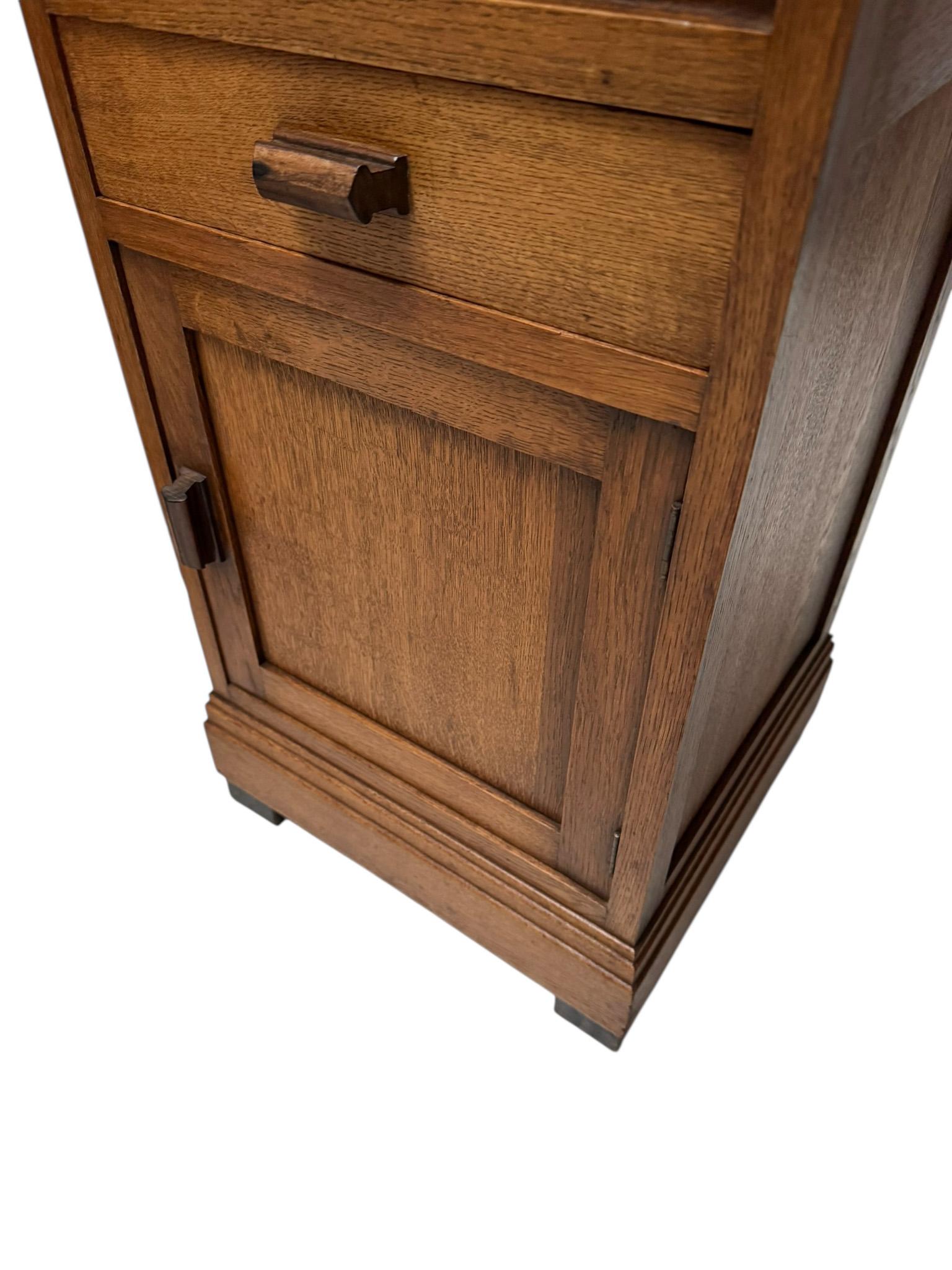 Deux tables de nuit ou tables de chevet Art Déco Moderniste, années 1920 6