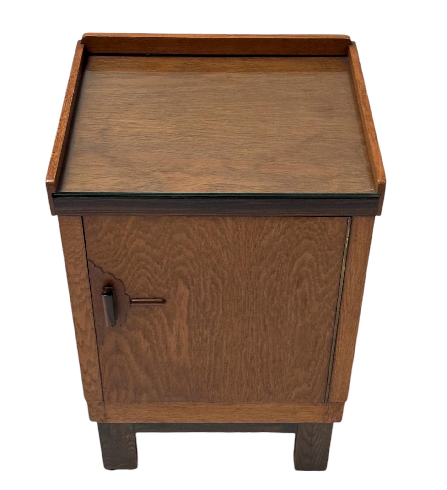 Modernistische Nachttische oder Nachttische im Art déco-Stil, 1920er Jahre im Angebot 1