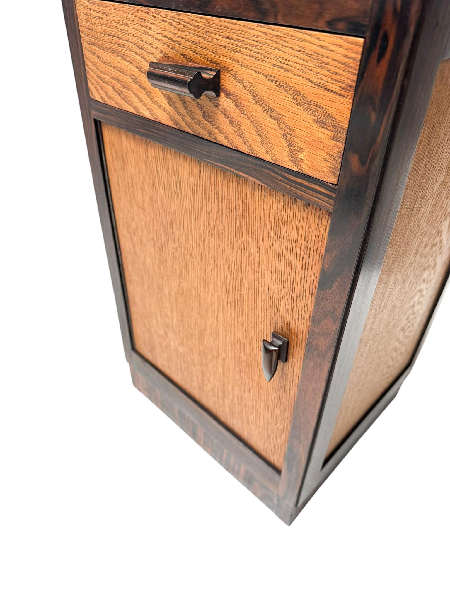 Two Art Deco Modernist Nightstands or Bedside Tables, 1920s For Sale 3