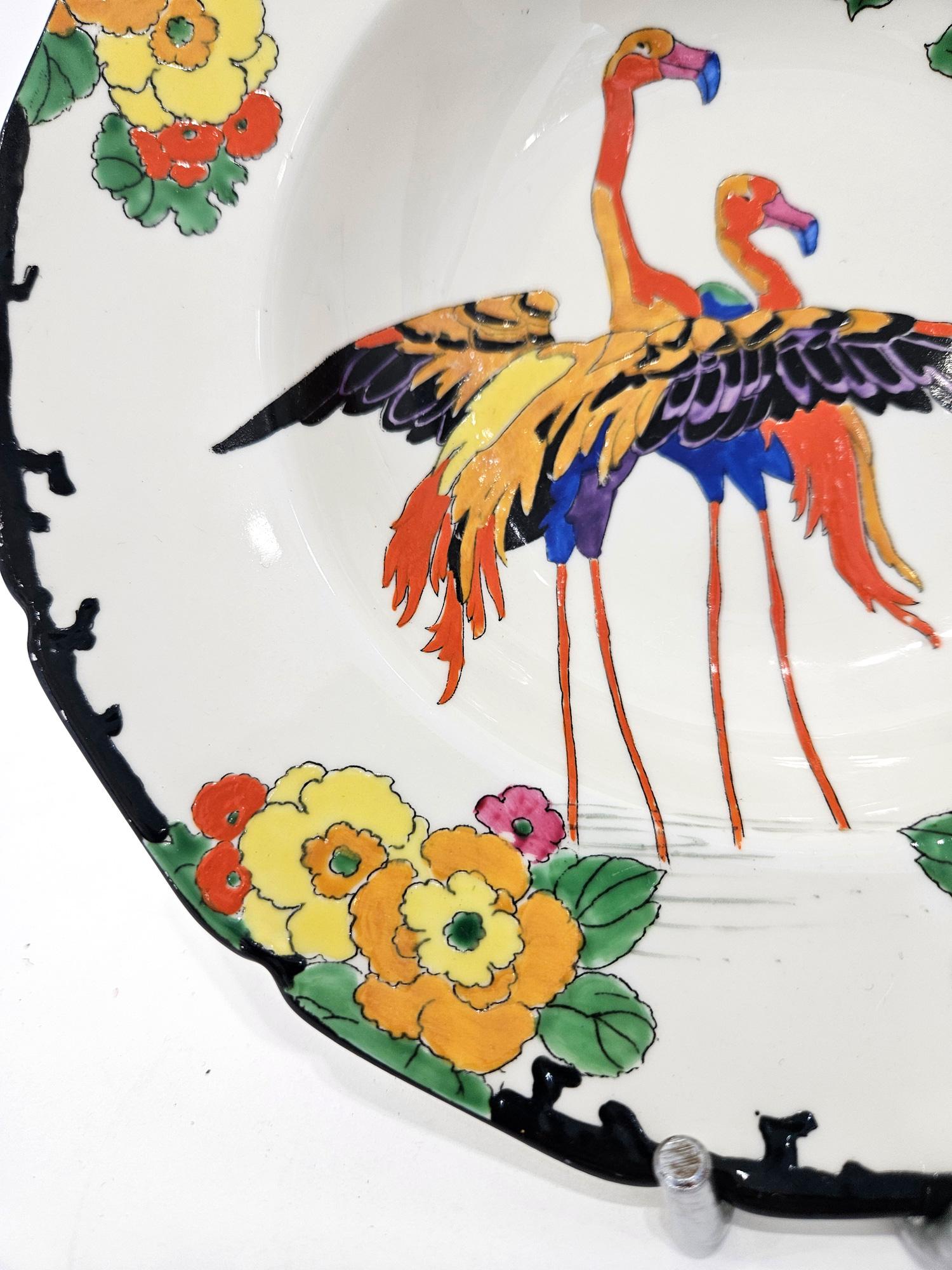 Deux assiettes à flamants roses Art déco Royal Doulton Mandarin Ware, Robert Allen, c.C. 1920 Bon état - En vente à London, GB
