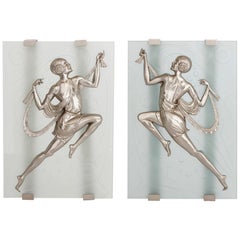 Deux appliques murales Art déco en verre dépoli et bronze argenté